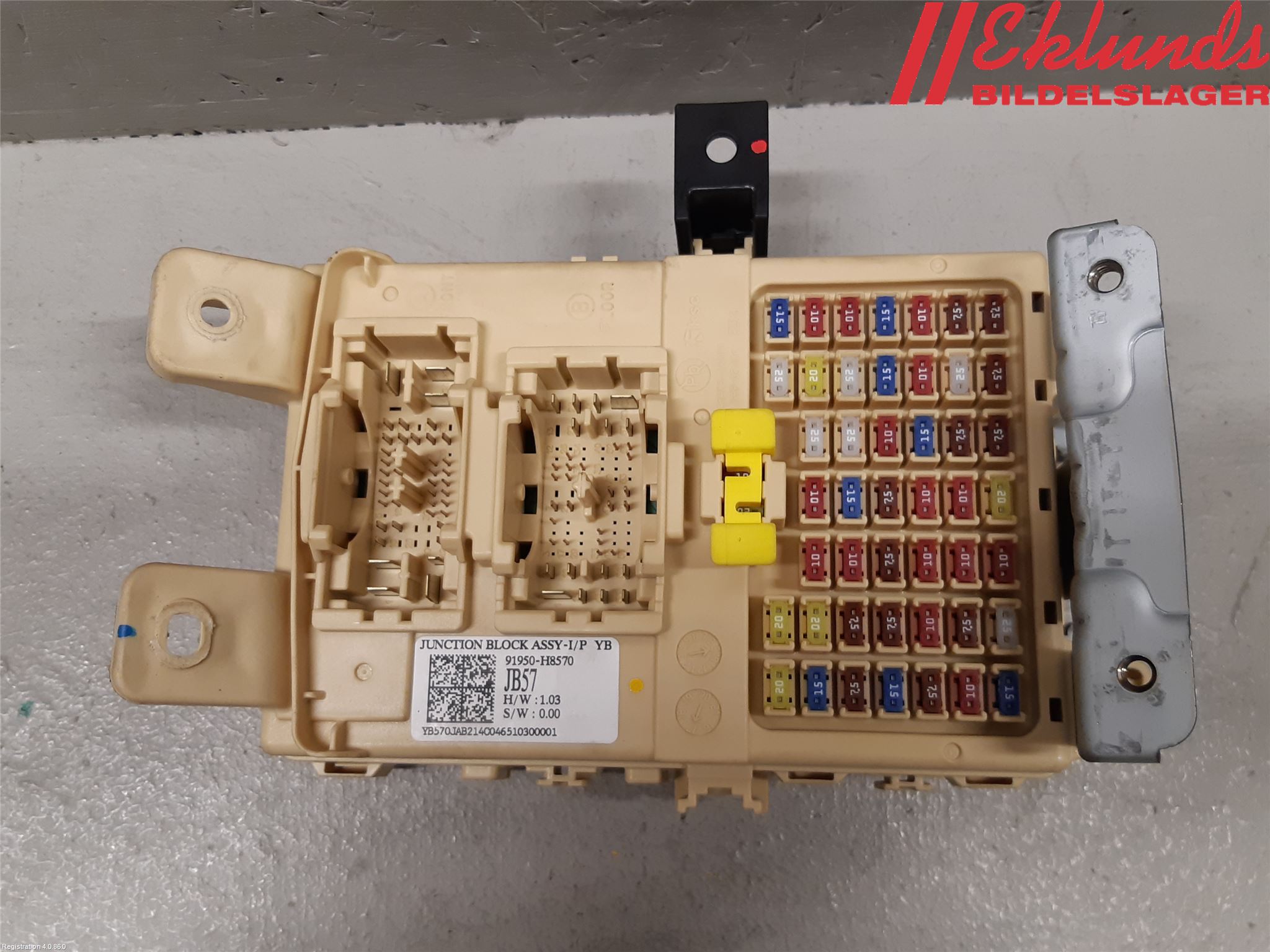 Kia STONIC 18->> Säkringsdosa-Elcentral