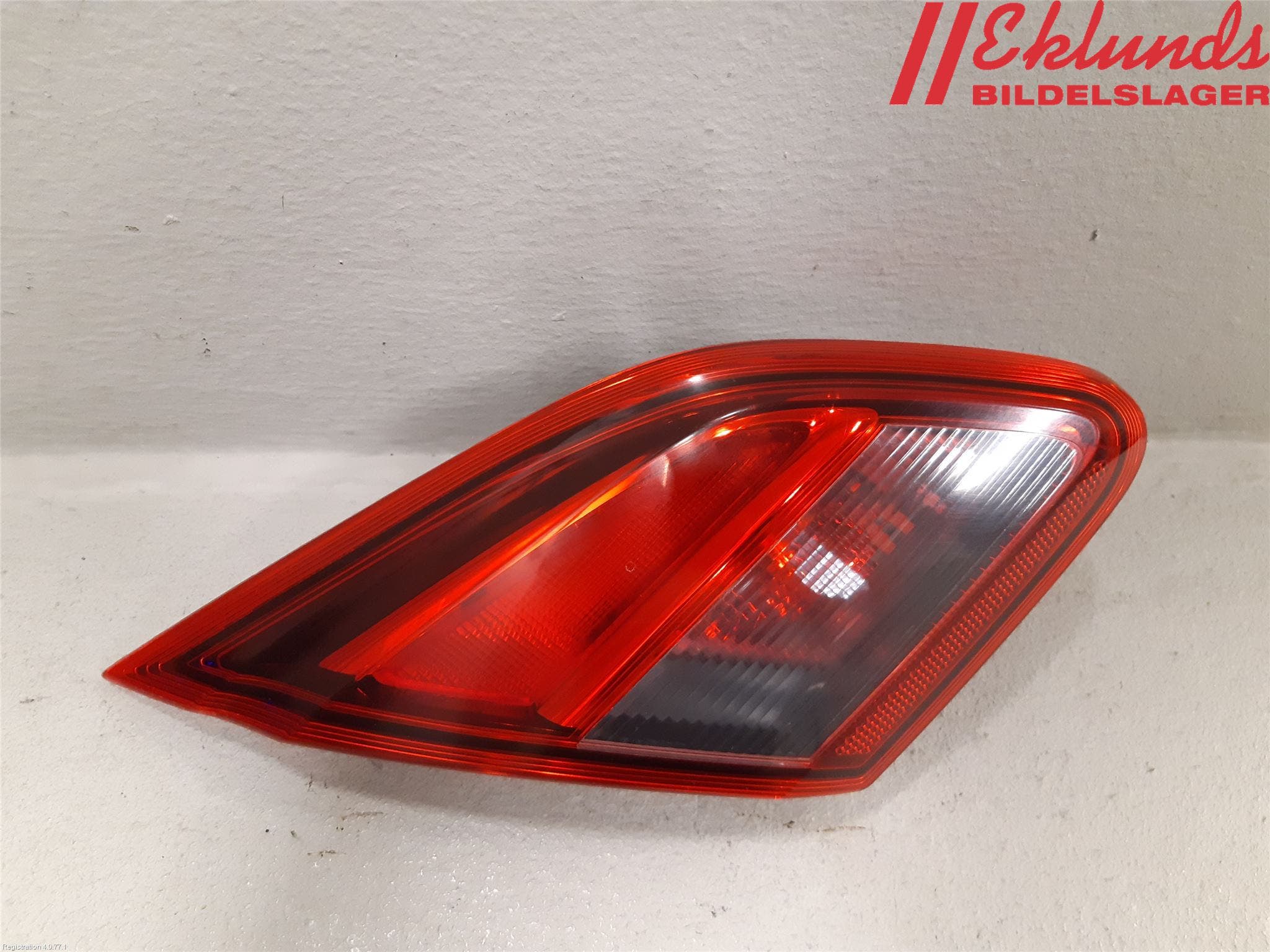 Opel CORSA E 15-19 Bakljus Lucka Vä