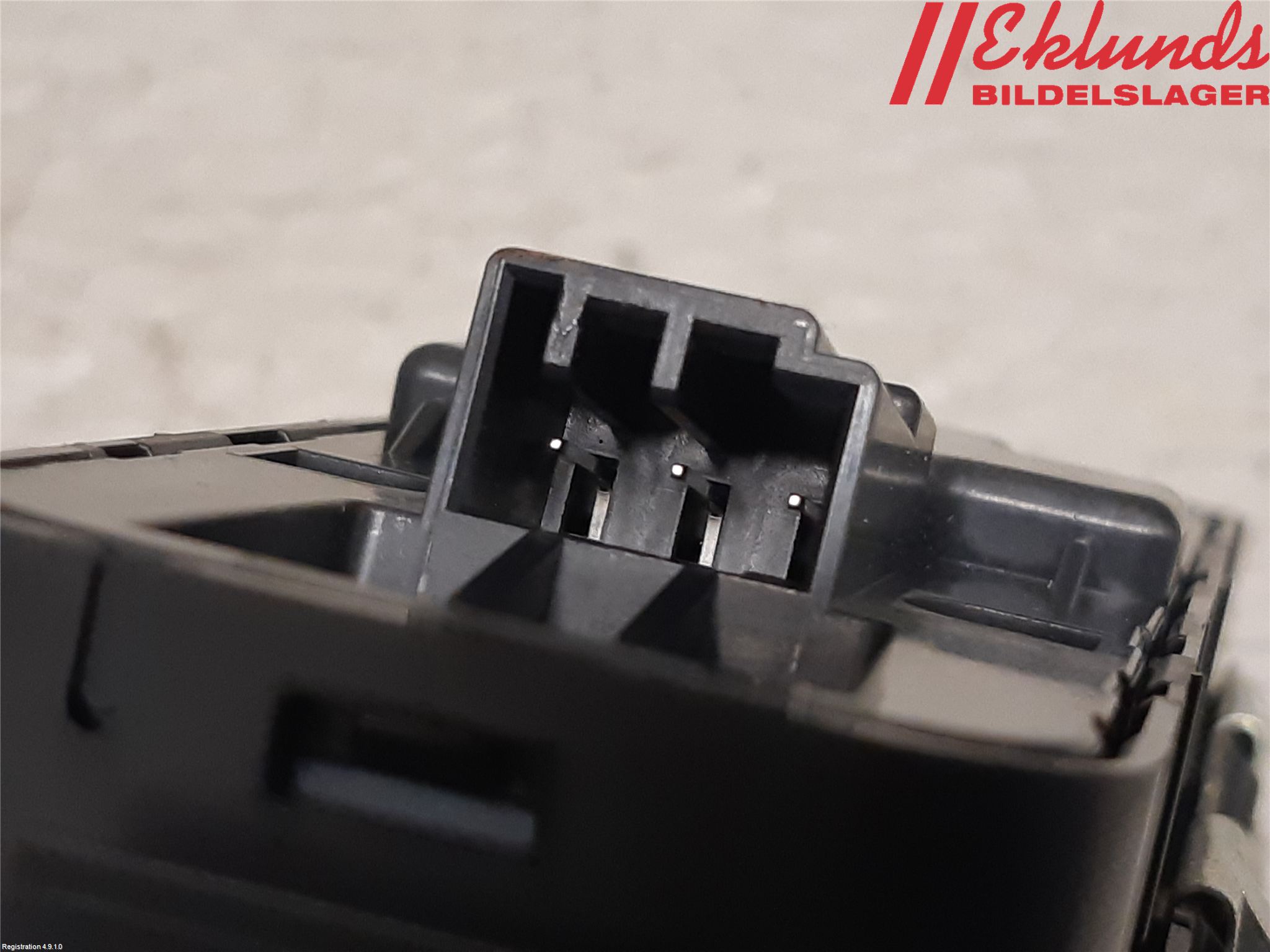 Volvo V60 19- Strömställare Elhiss