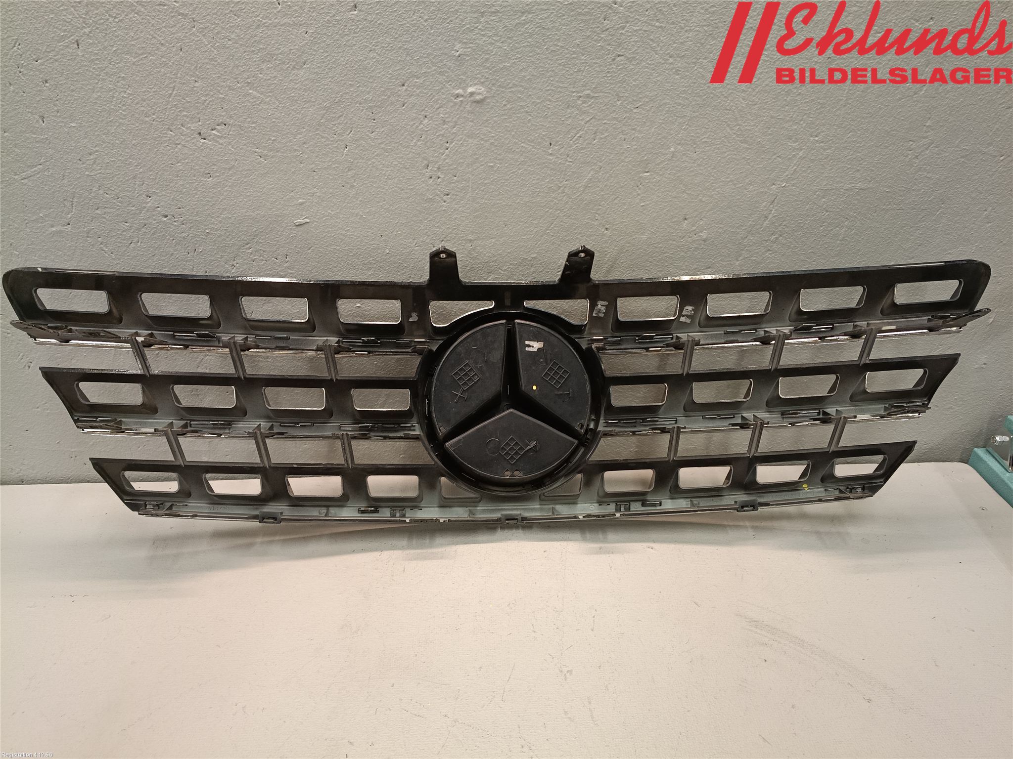 Mercedes-Benz MB ML (W164) 05-11 Grill Komp