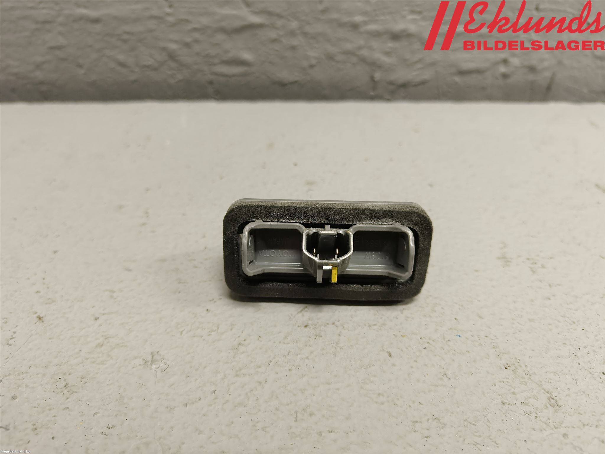 Toyota bZ4X EA10 22- Skylt Belysning