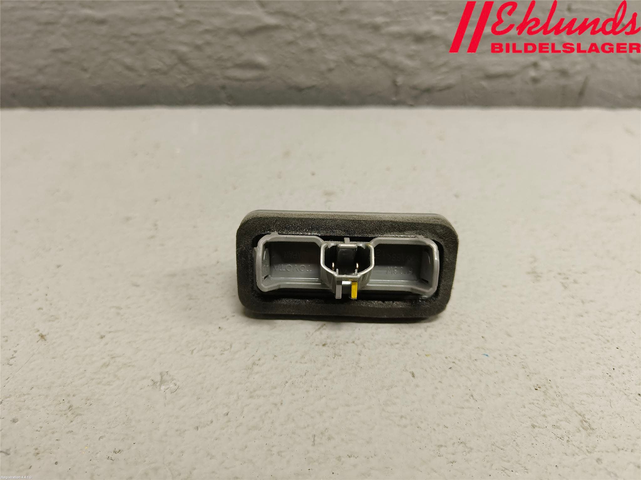 Toyota bZ4X EA10 22- Skylt Belysning