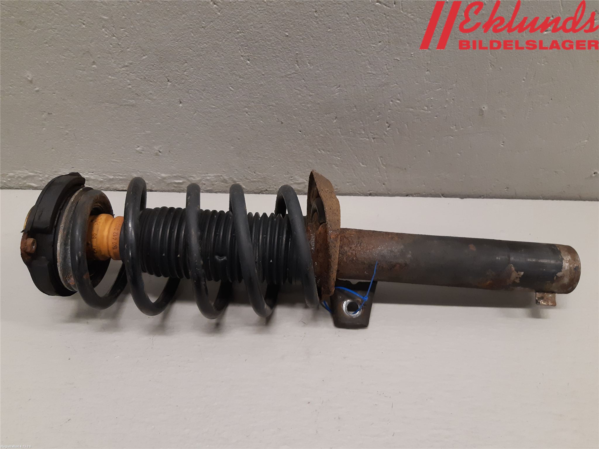 Volkswagen VW PASSAT 11-14 Fjäderben Fram Höger