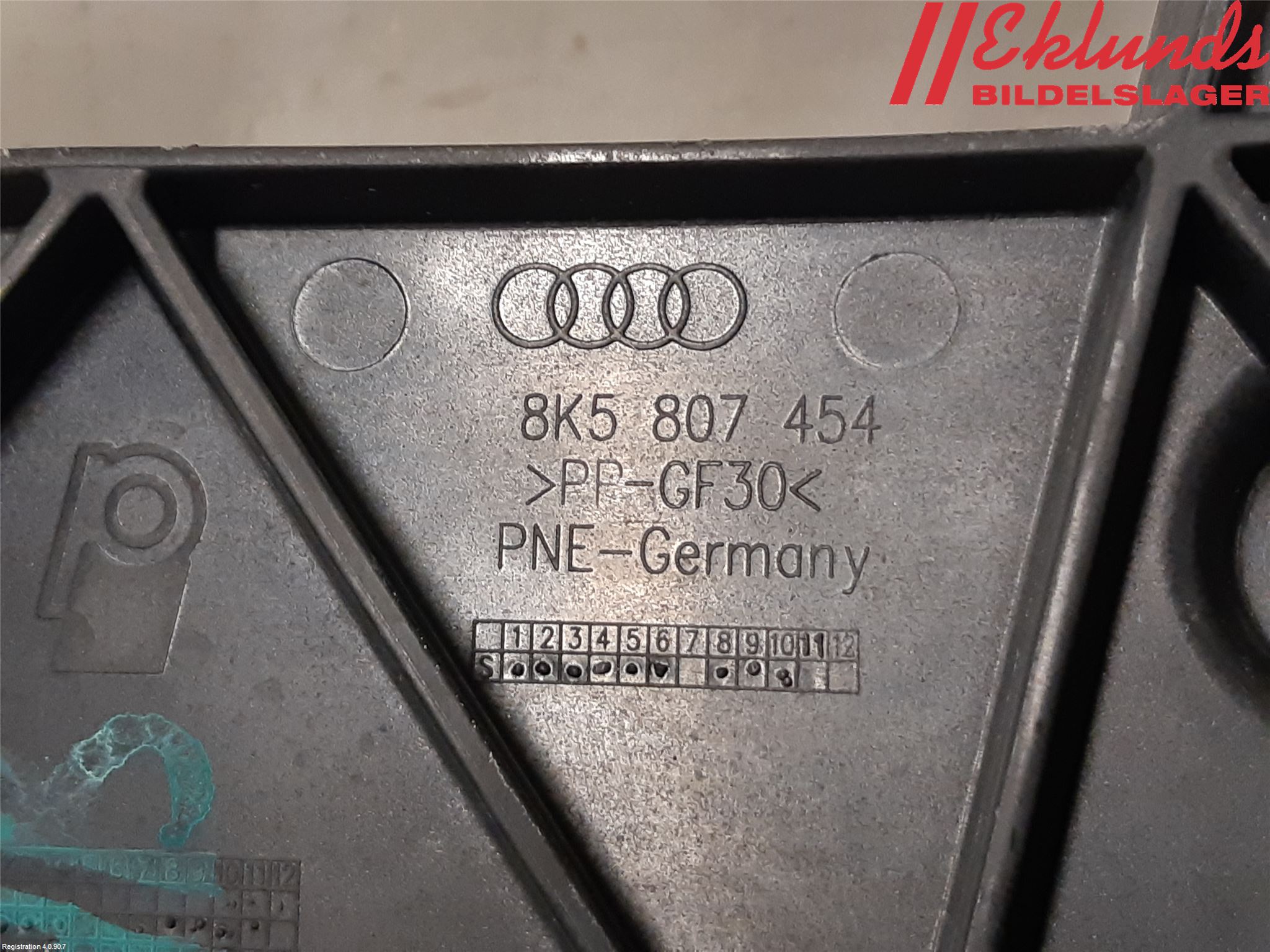 Audi A4/S4 08-11 Stötfångarfäste Bak Hö
