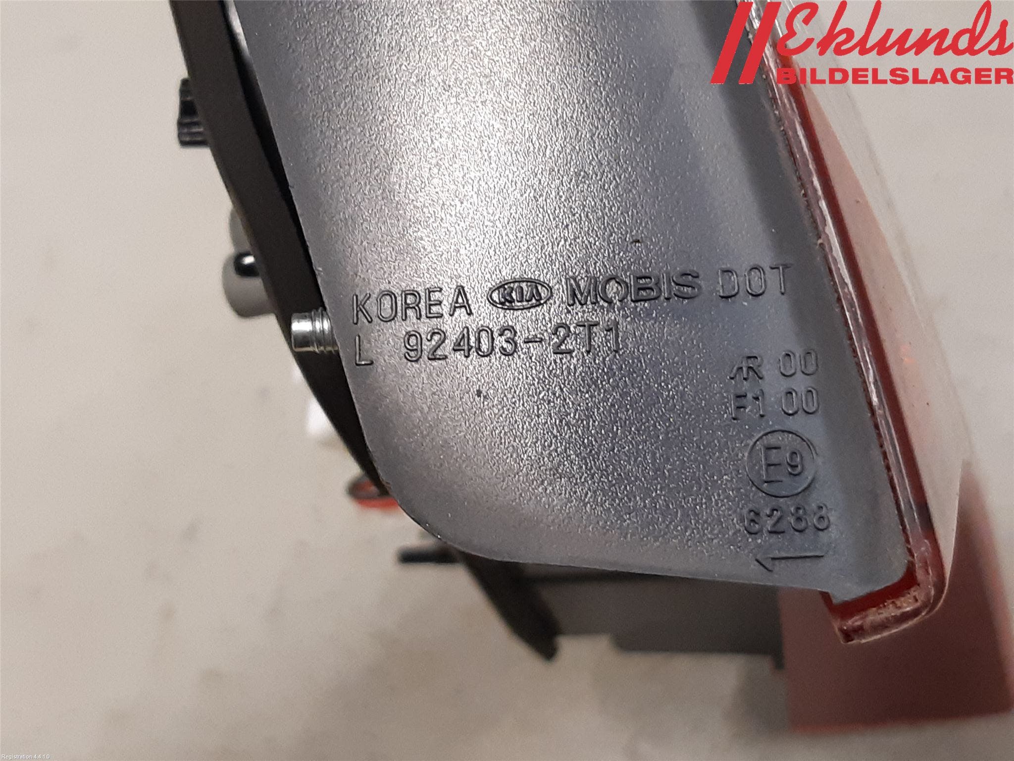 Kia OPTIMA 00-15 Bakljus Lucka Vä