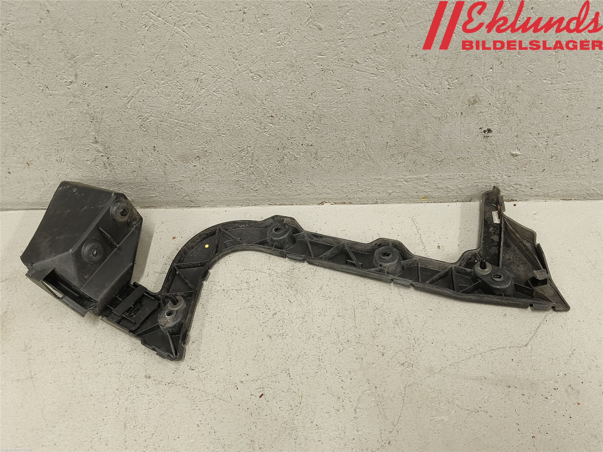 Ford FOCUS 15-18 Stötfångarfäste Bak Hö