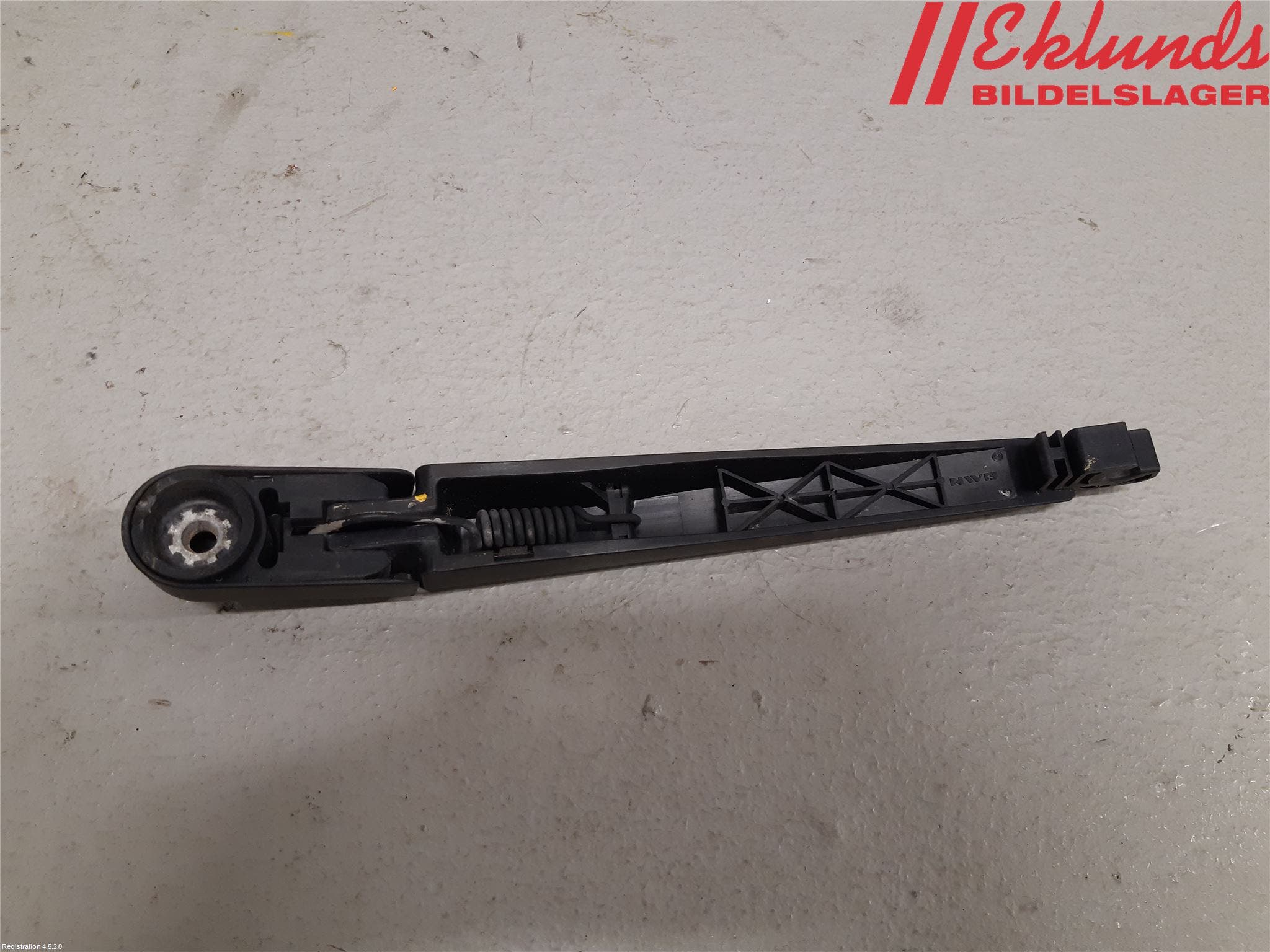 Toyota AVENSIS 09-15 Torkararm-Bakruta