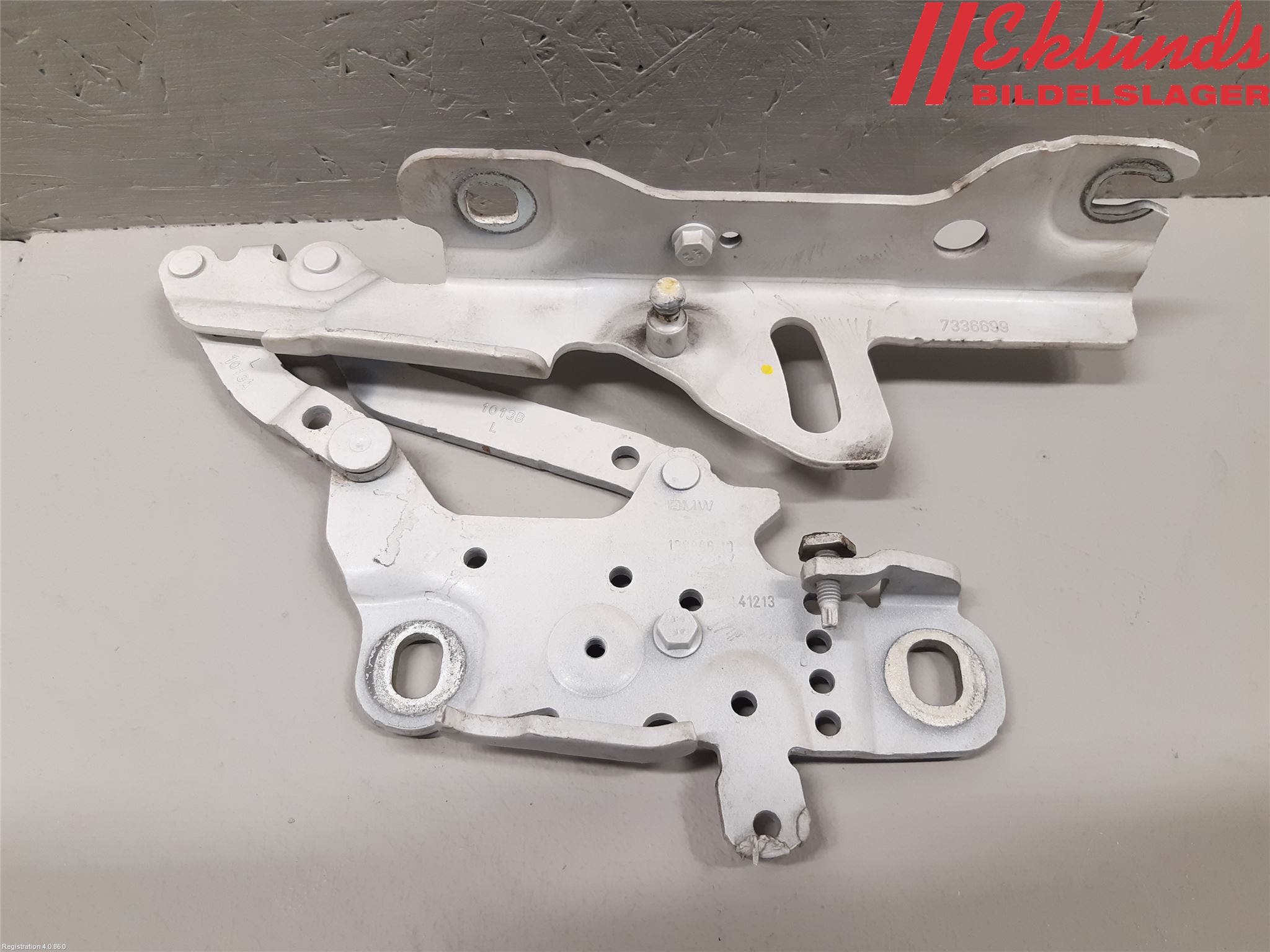 BMW 3 F30/F31/F80 12-19 Huvgångjärn