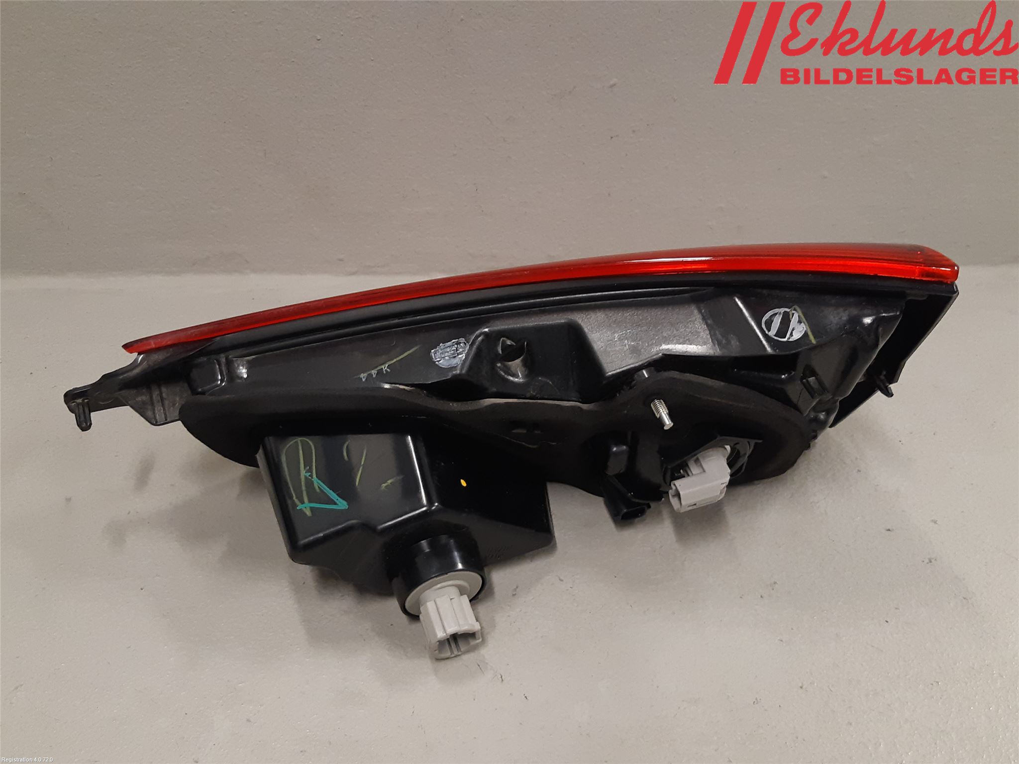 Nissan QASHQAI 14-17 Bakljus Lucka Vä