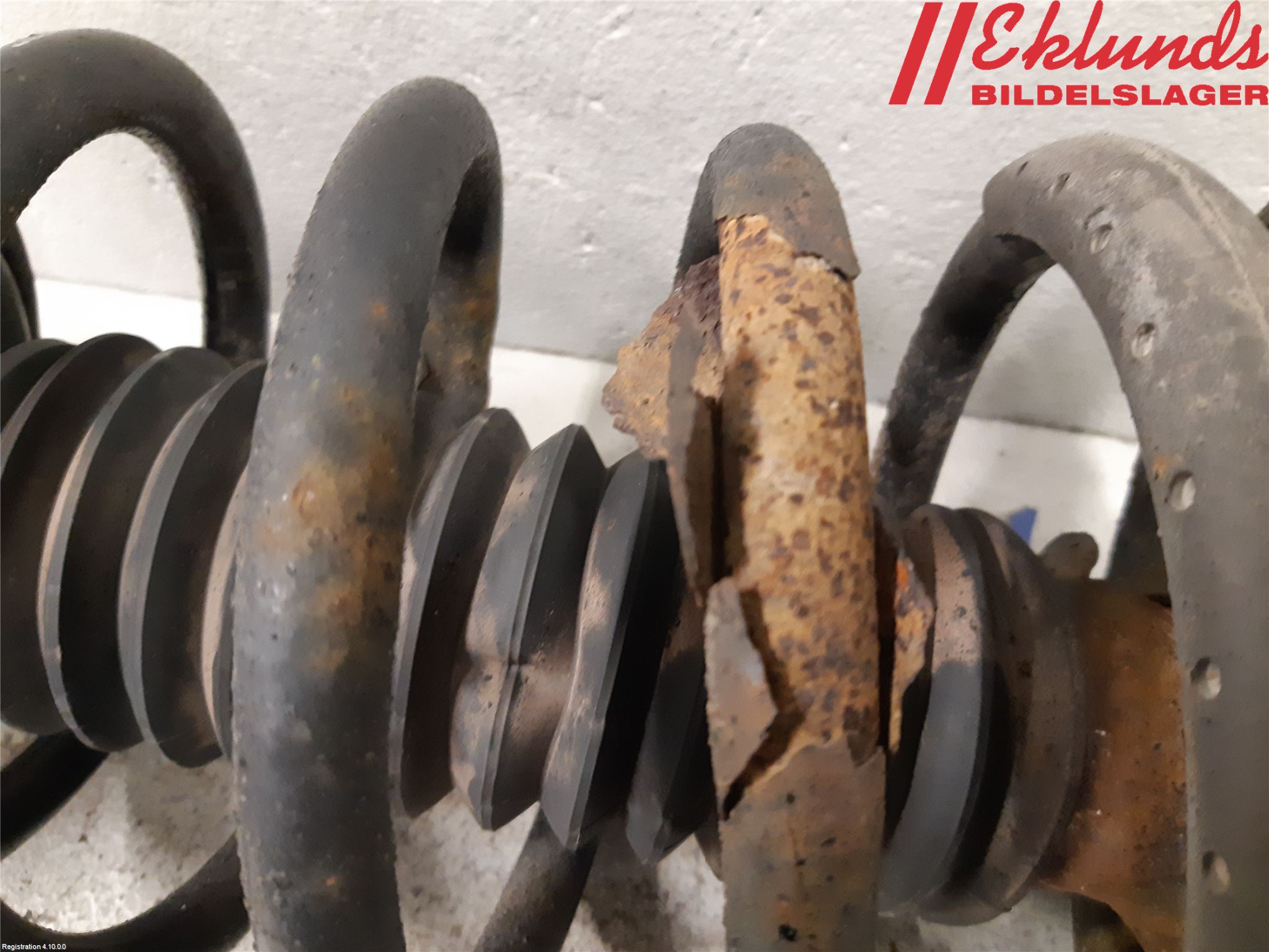 Volvo XC90 07-14 Fjäderben Fram Höger