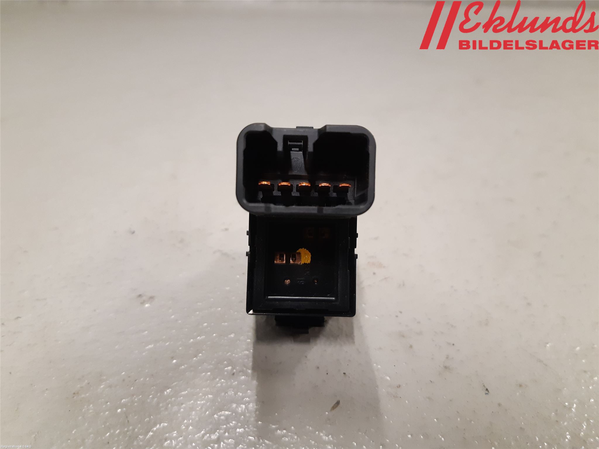 Mitsubishi OUTLANDER 13-21 Strömställare Elhiss