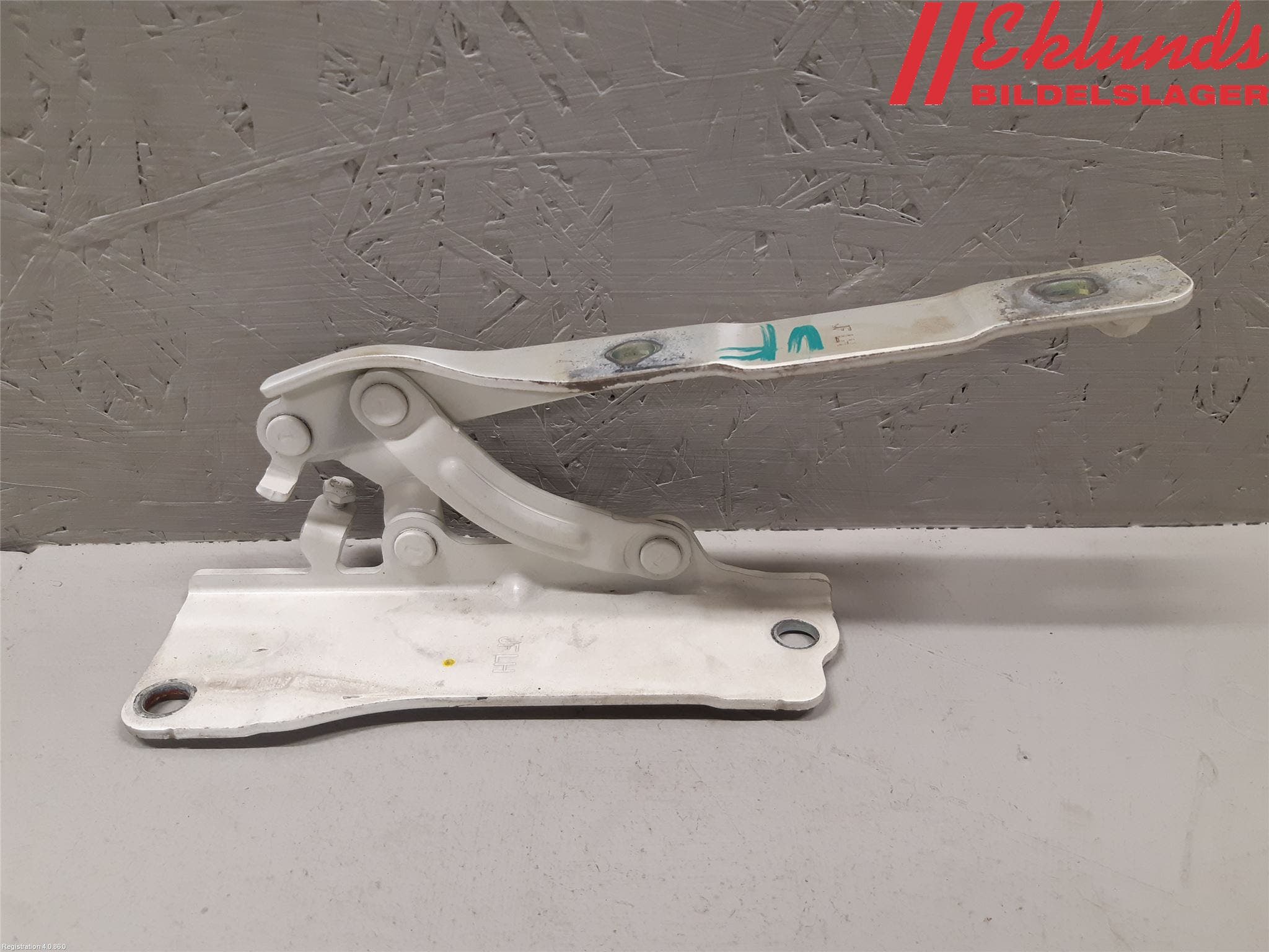 Kia OPTIMA 16-20 Huvgångjärn