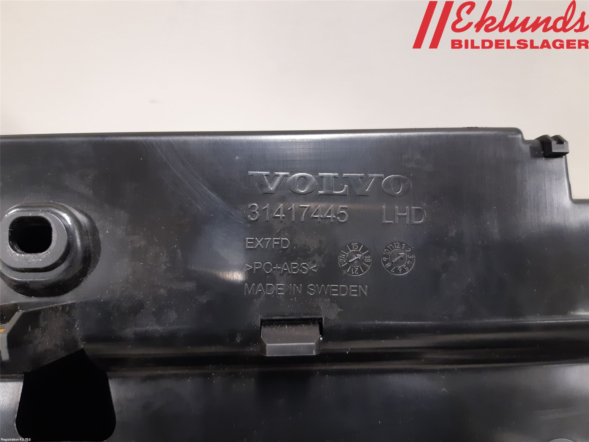 Volvo V90 17->> Handskfack