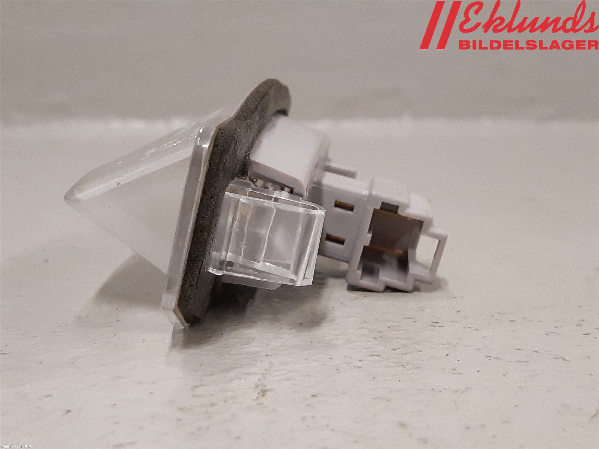 Mitsubishi OUTLANDER 13-21 Skylt Belysning