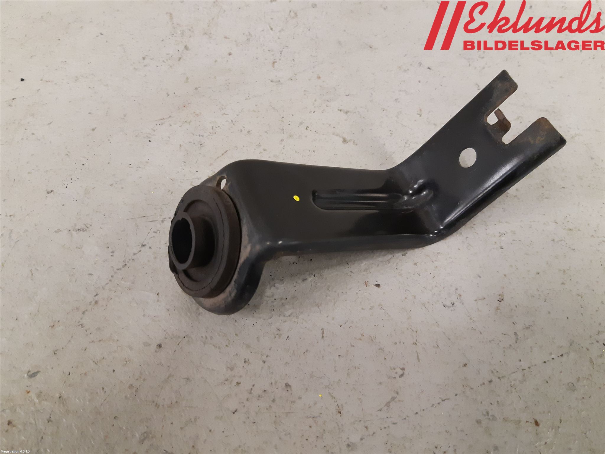 Toyota VERSO 09-18 Kylarfäste-Ram-Balk