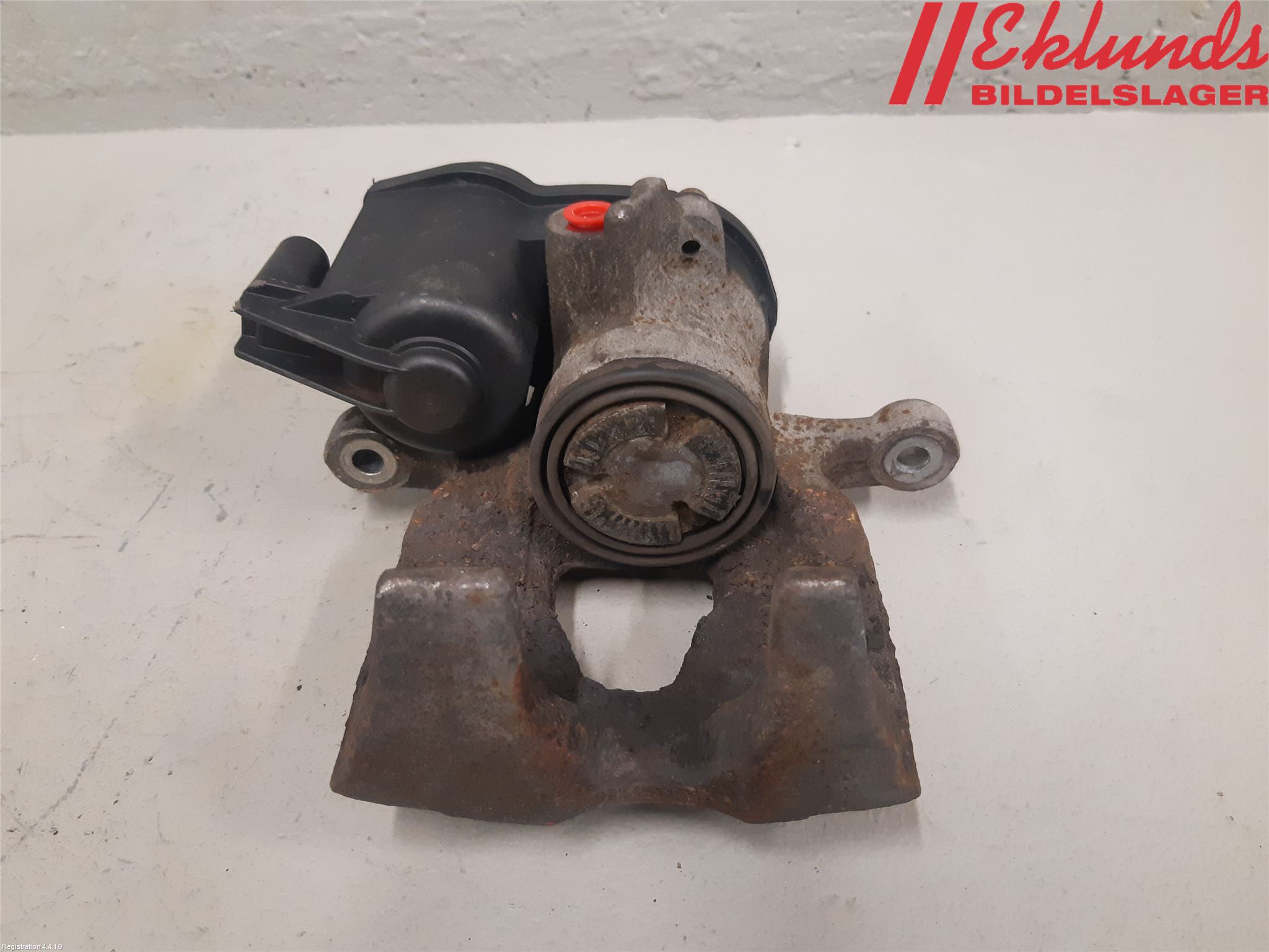 Audi A4/S4 B9 16-19 Bromsok Bak Vänster