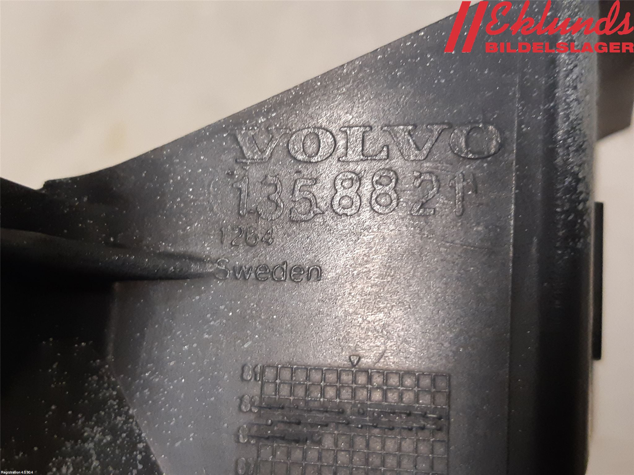 Volvo 740 84-87 Strålkast Fästsarg