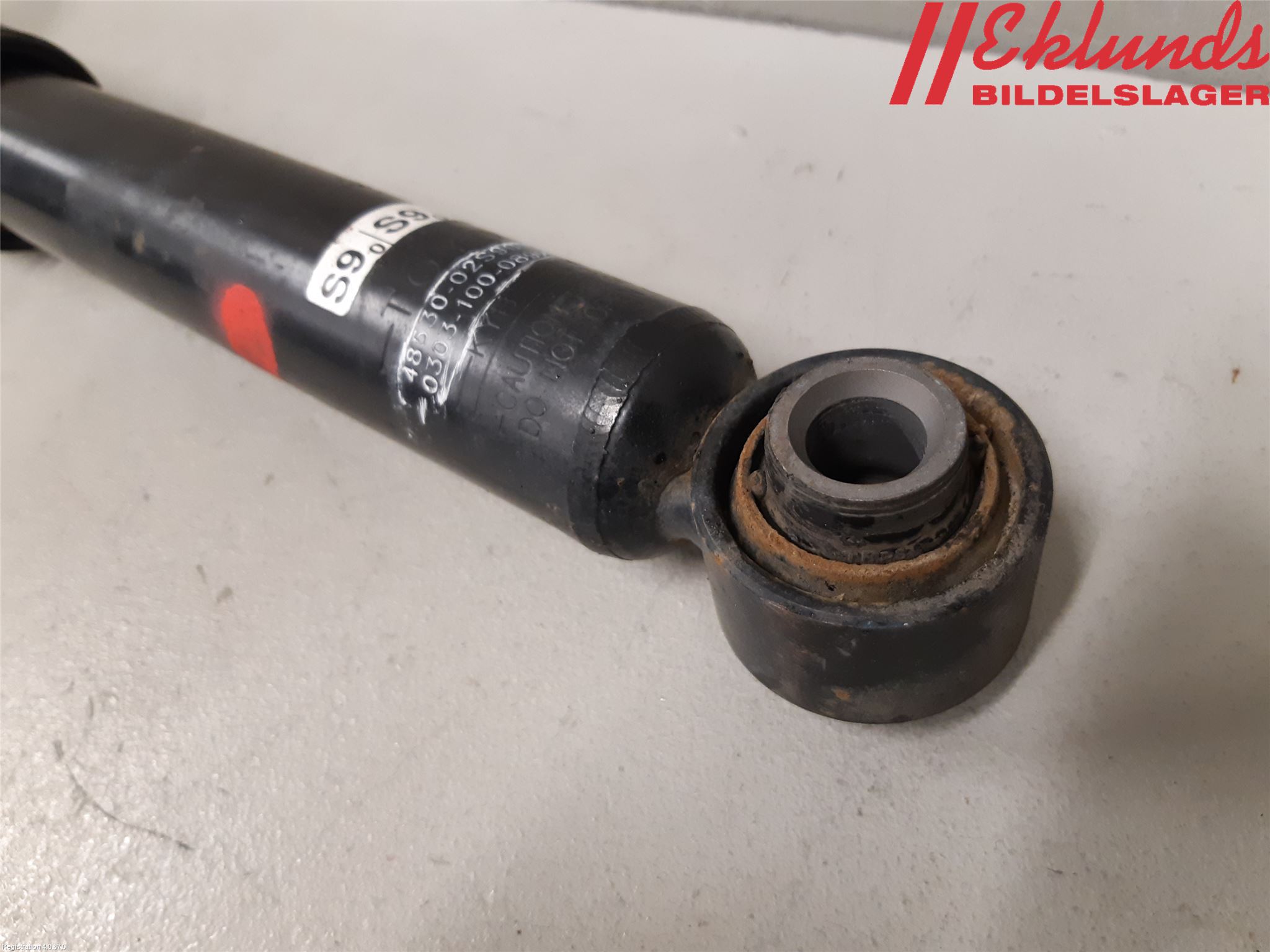 Toyota COROLLA 19- Stötdämpare Bak