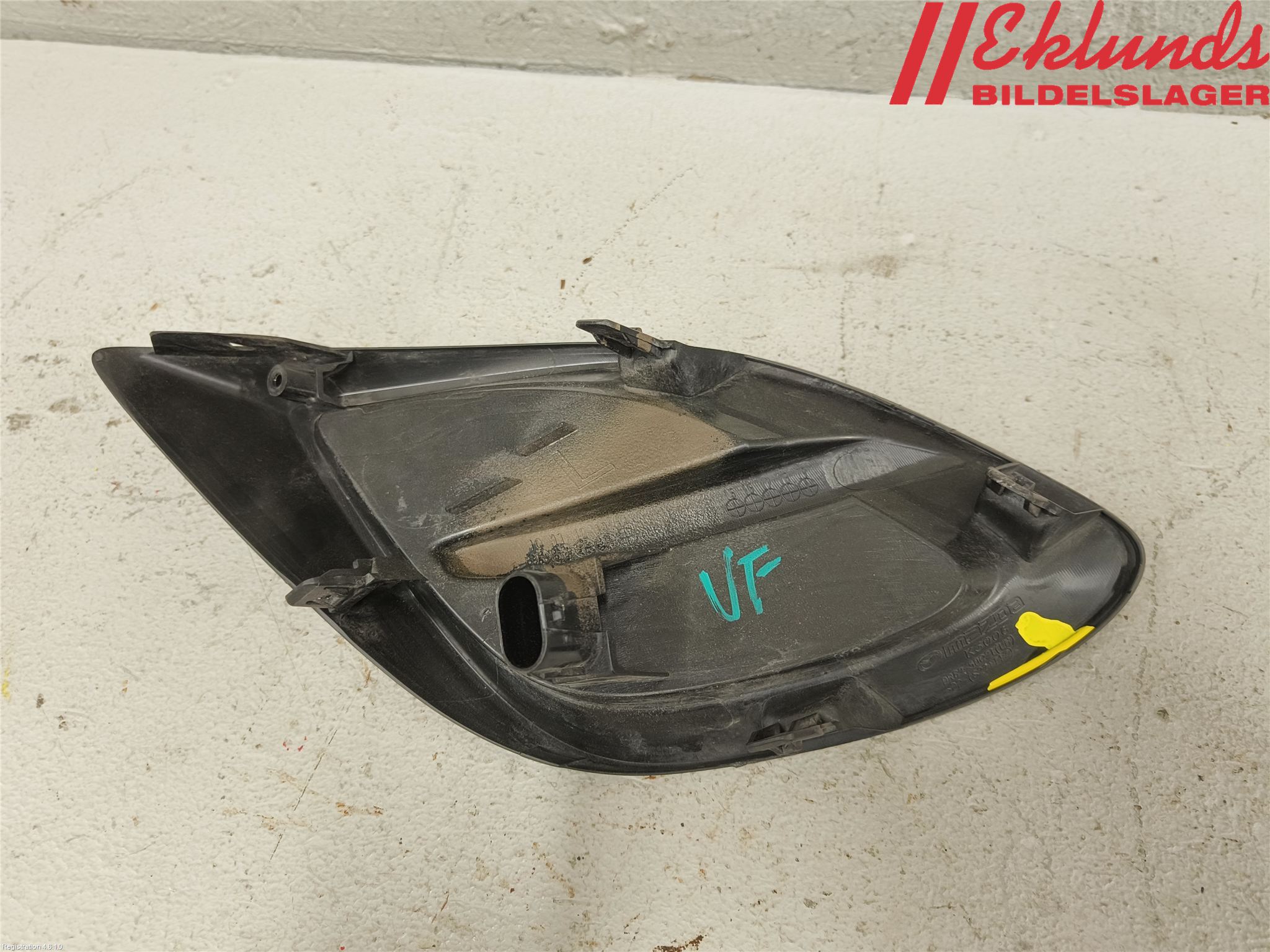 Mazda 2 (DE) 08-15 Dimljussarg Fram