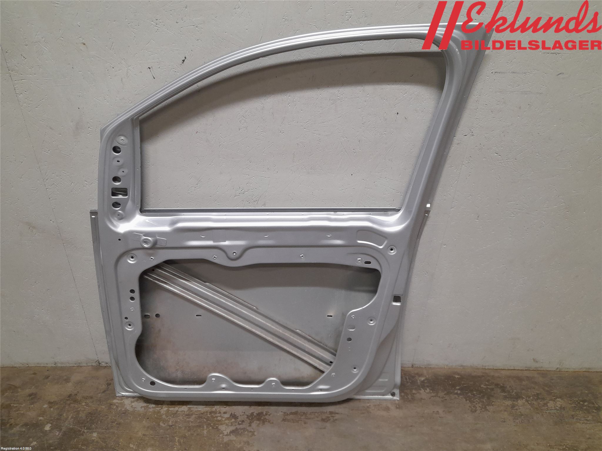 Volkswagen VW CADDY      04-10 Dörr Fram Höger