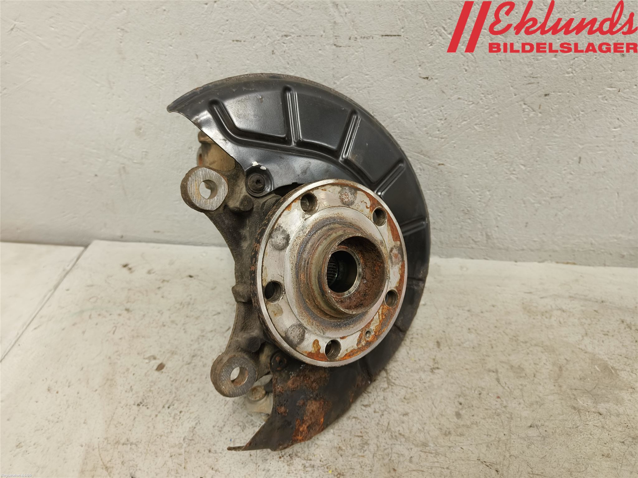 Volkswagen VW CADDY 16-20 Styrspindel Lagerhus Vä