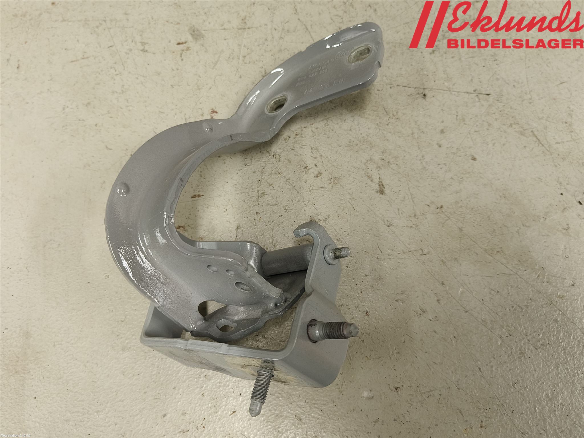 Audi A4/S4 B9 20- Bakluckegångjärn Vä