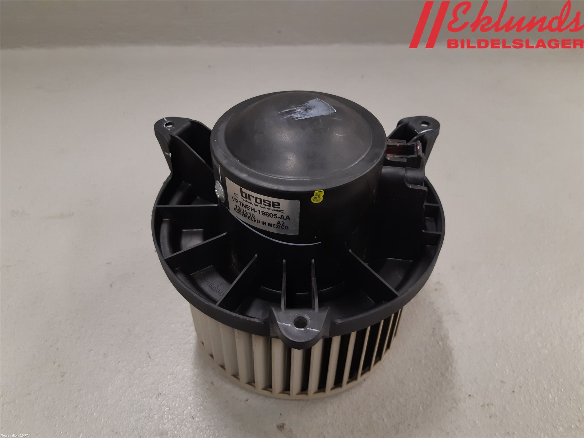 Nissan NAVARA 05-16 Värmefläkt