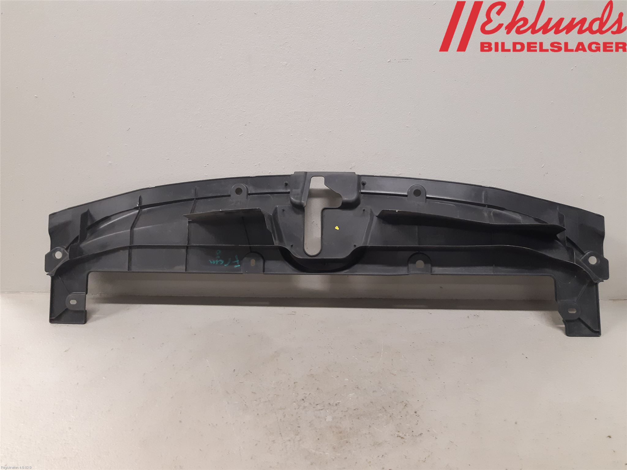 Toyota COROLLA 19- Täckplast Front