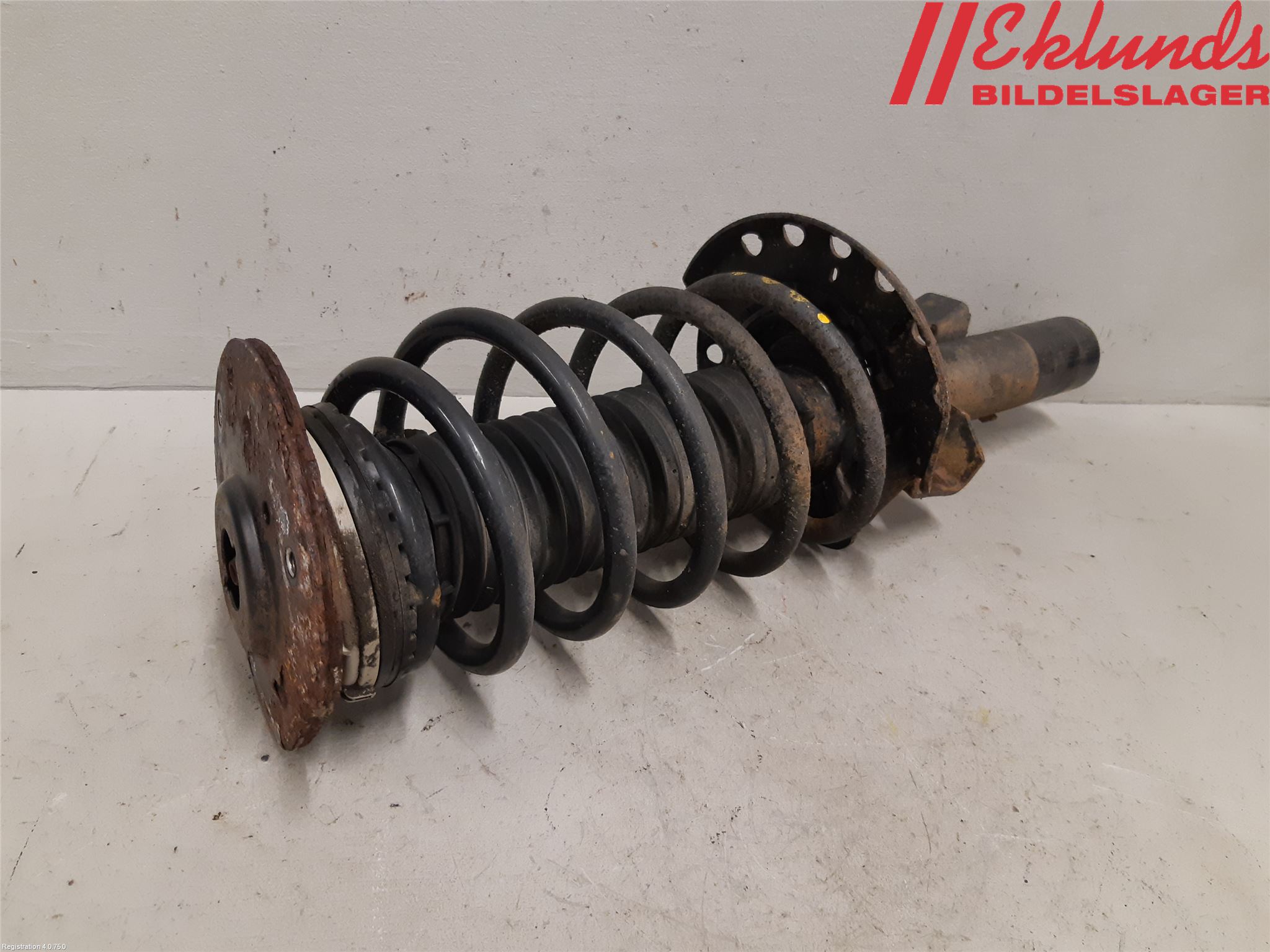 Volvo V70 08-13 Fjäderben Fram Höger