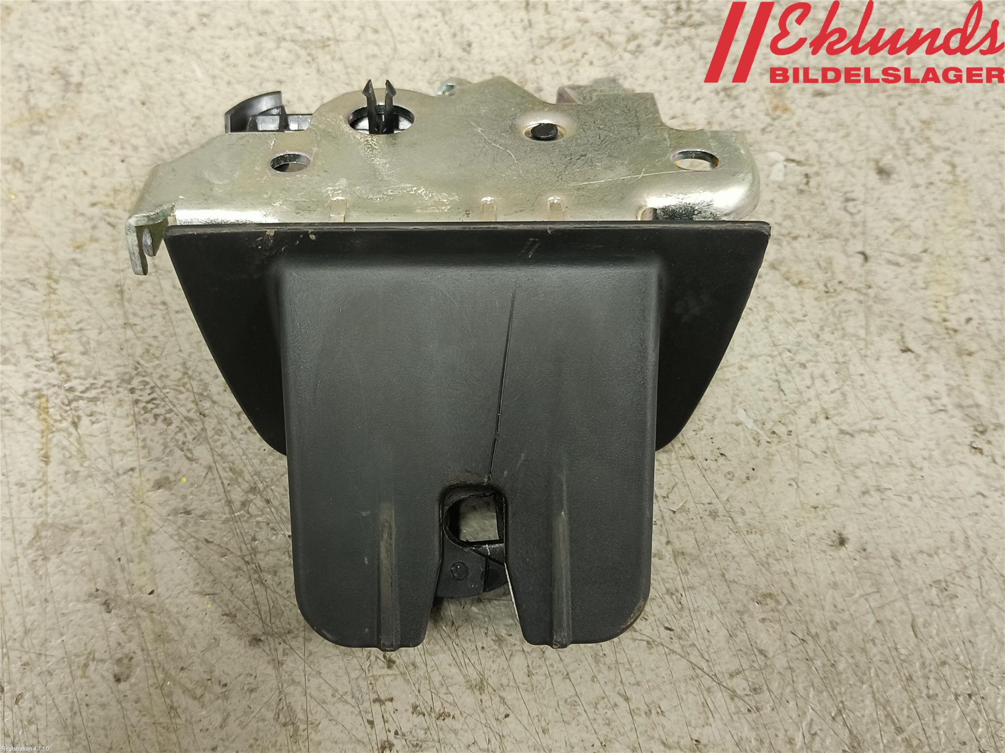 Audi A4/S4 B9 16-19 Låskista Baklucka