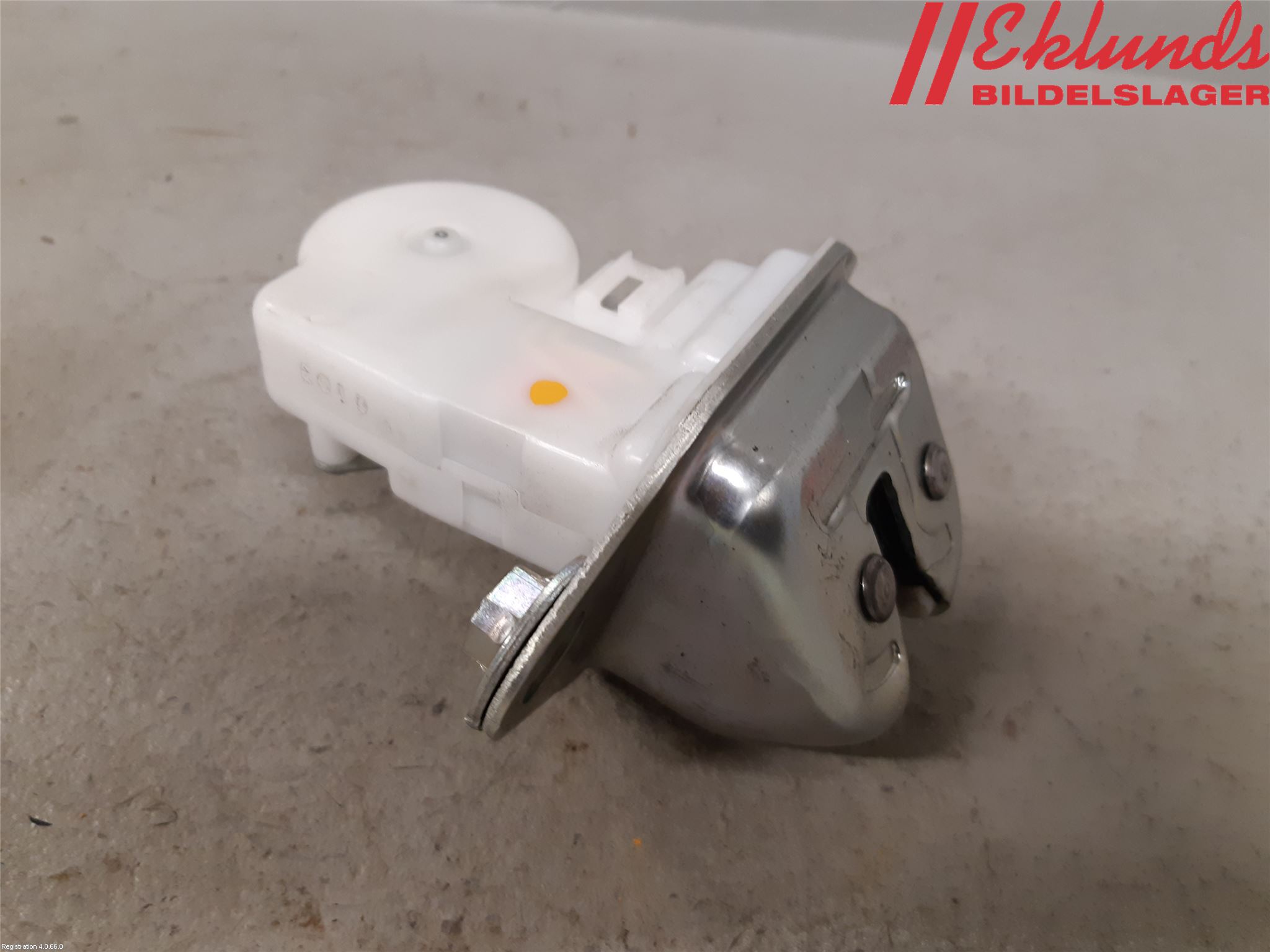 Subaru OUTBACK 10-15 Låskista Baklucka