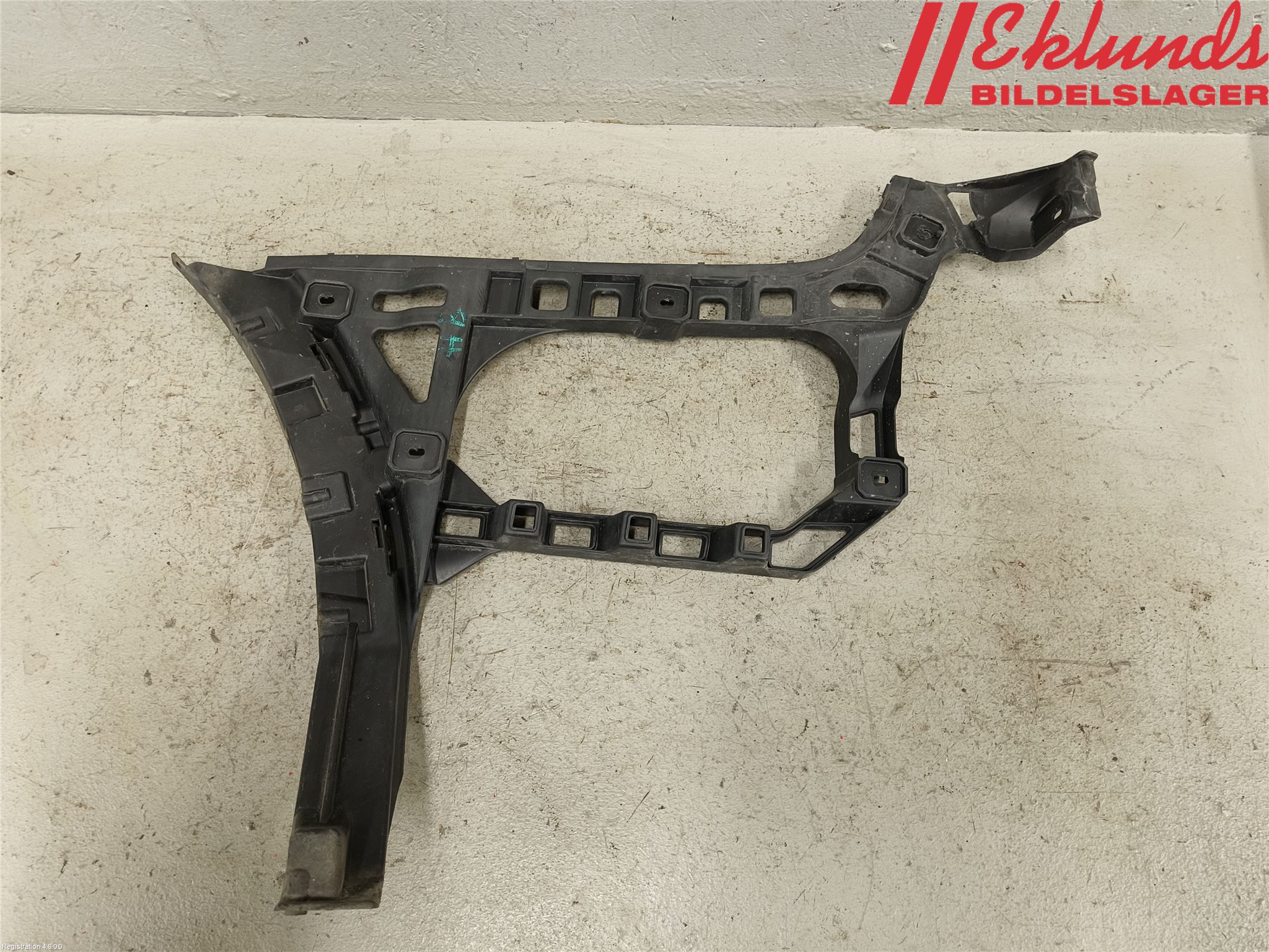 Volkswagen VW PASSAT CC 08-16 Stötfångarfäste Bak Hö