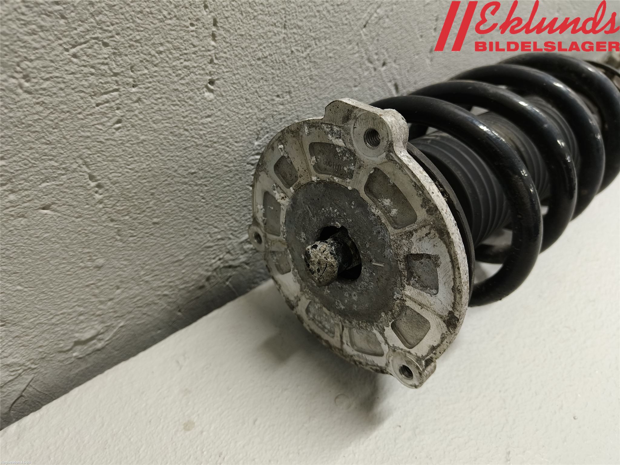 Volvo V90 17->> Fjäderben Fram Höger