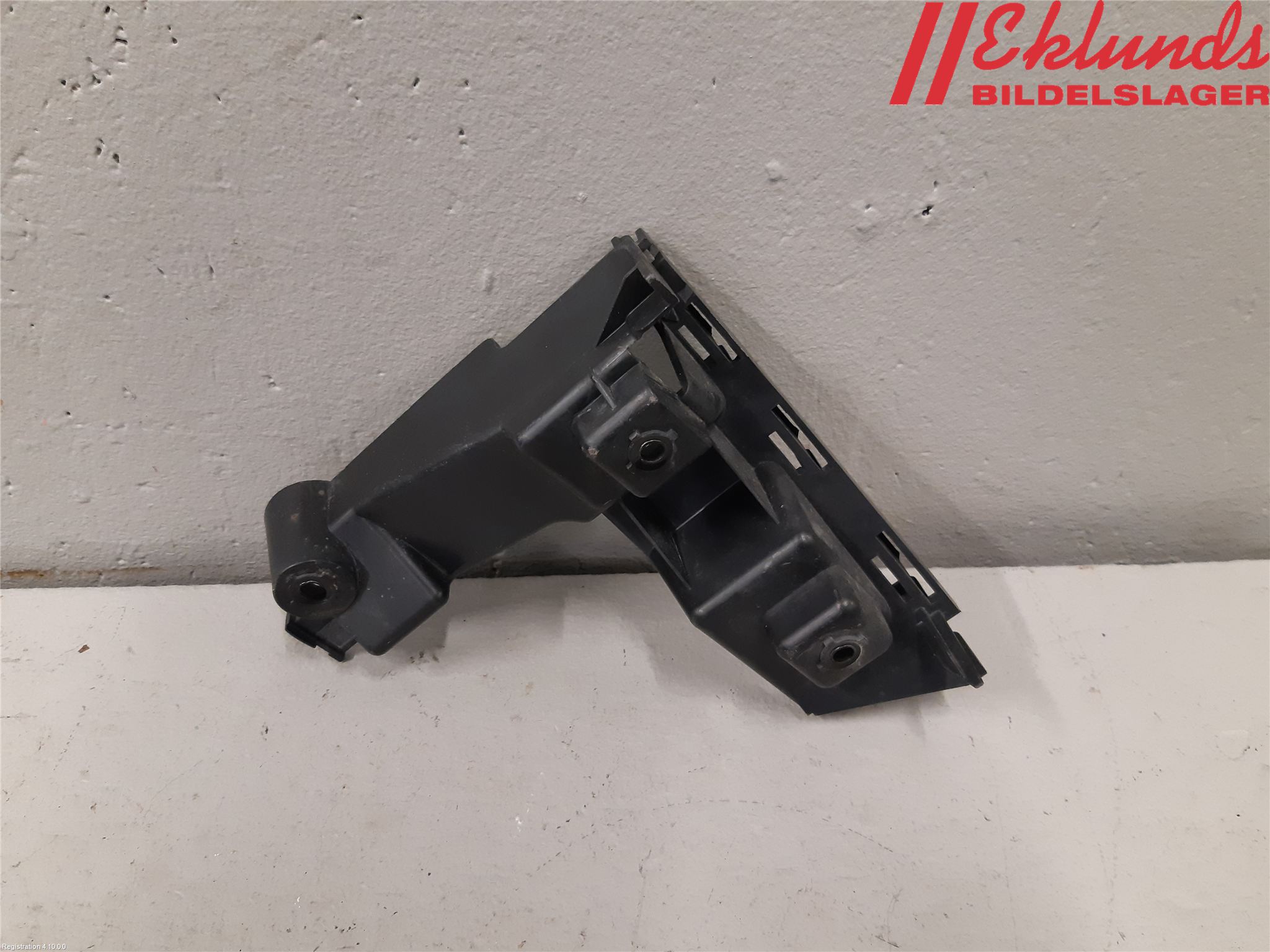 Volvo V70 08-13 Stötfångarfäste Bak Vä