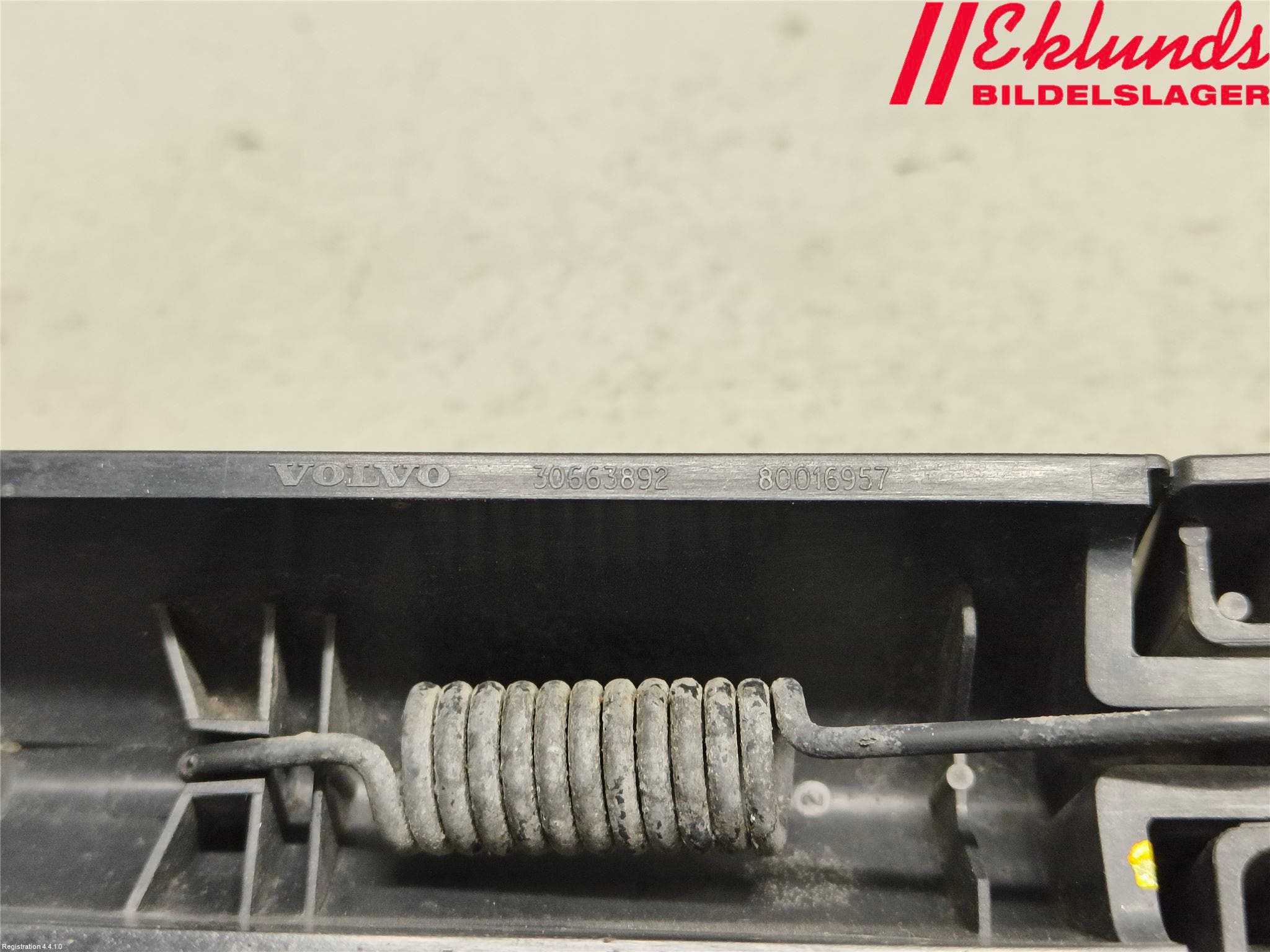 Volvo V70 08-13 Torkararm-Bakruta