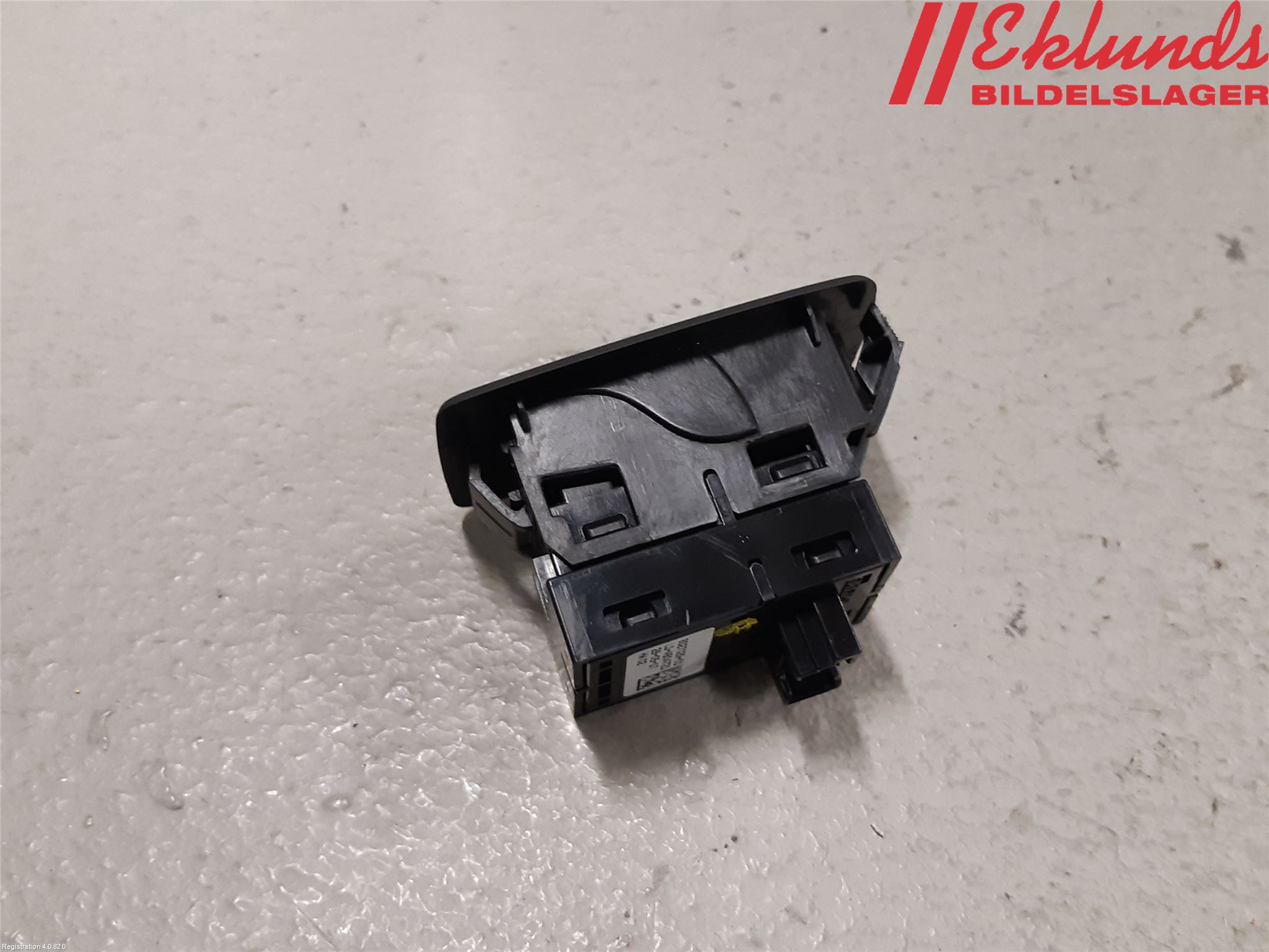 BMW 5 G30/G31/F90 17-23 Strömställare Baklucka