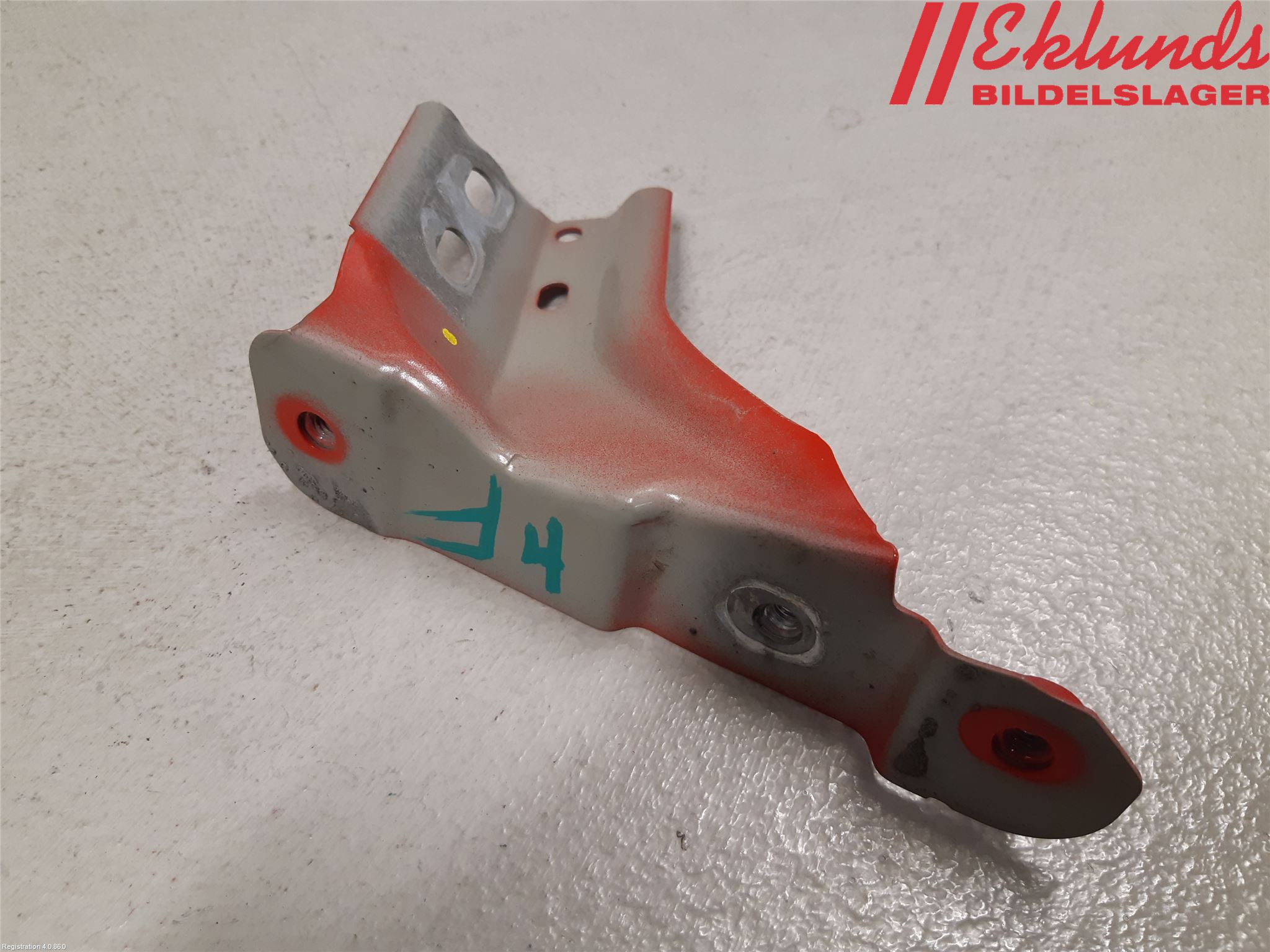 Volkswagen VW POLO 10-17 Skärmfäste Fram Hö