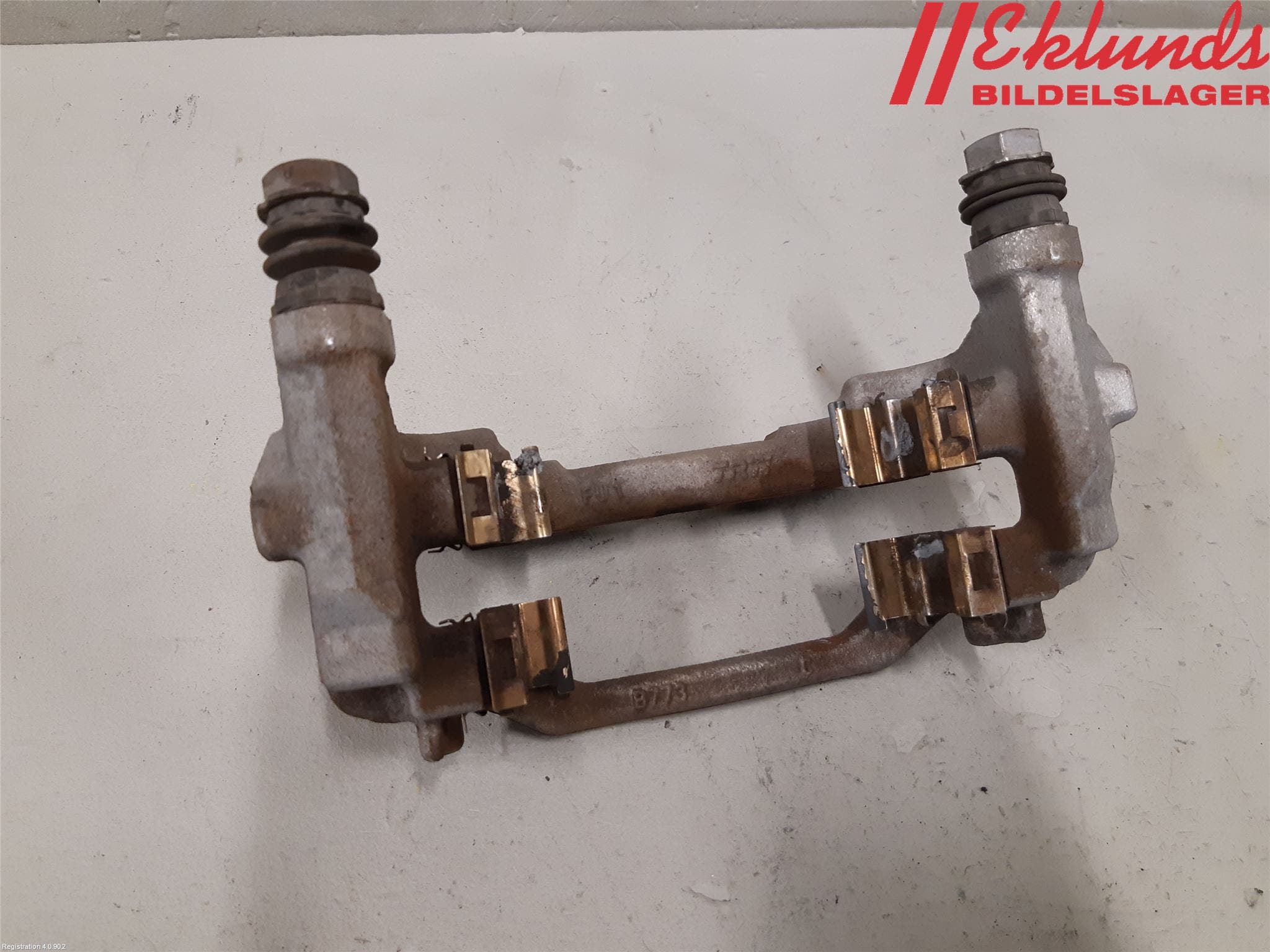 Toyota YARIS XP21 20- Bromsokshållare