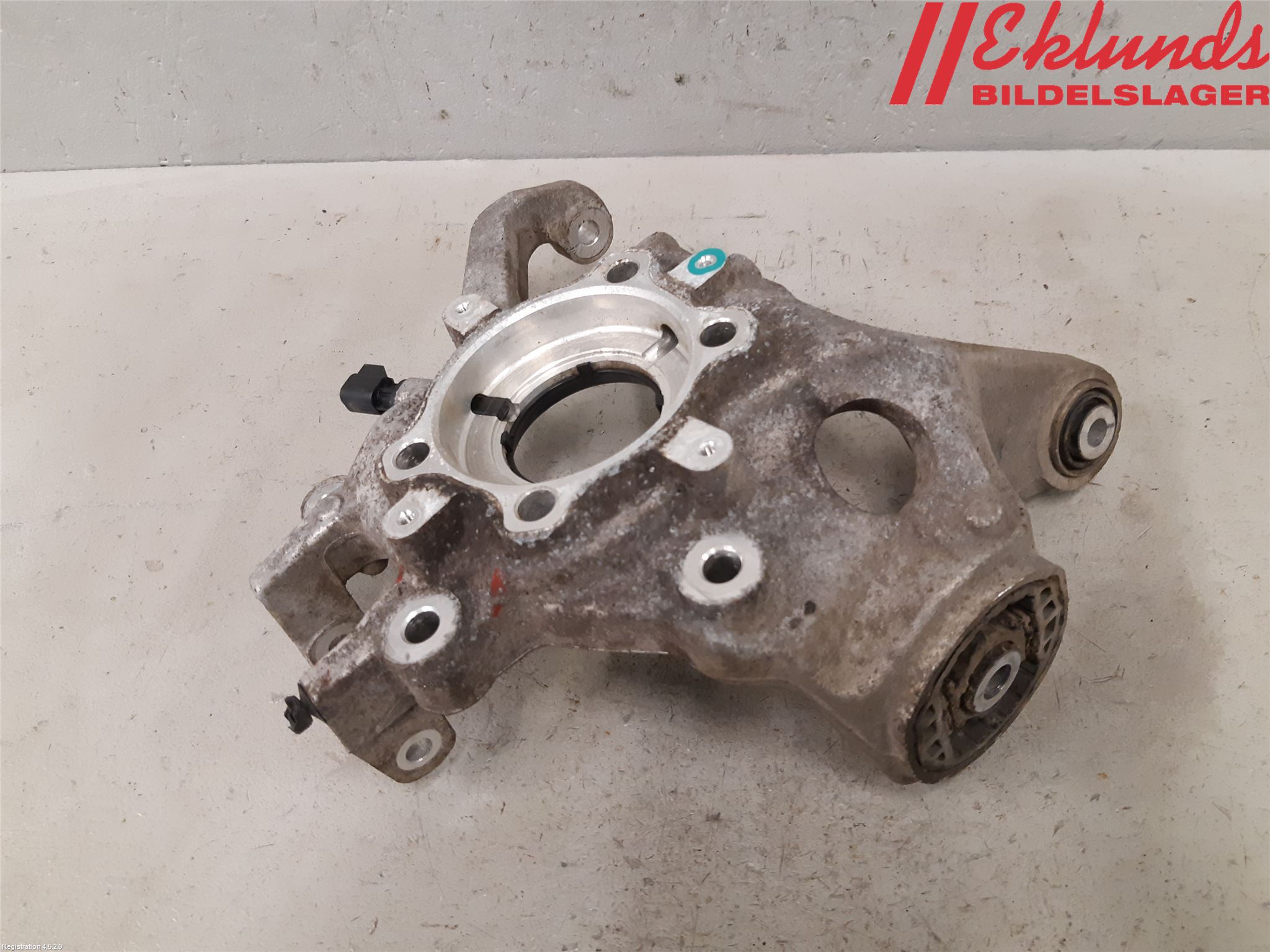 Volvo V90 17->> Hjullagerhus-Spindel Vä B