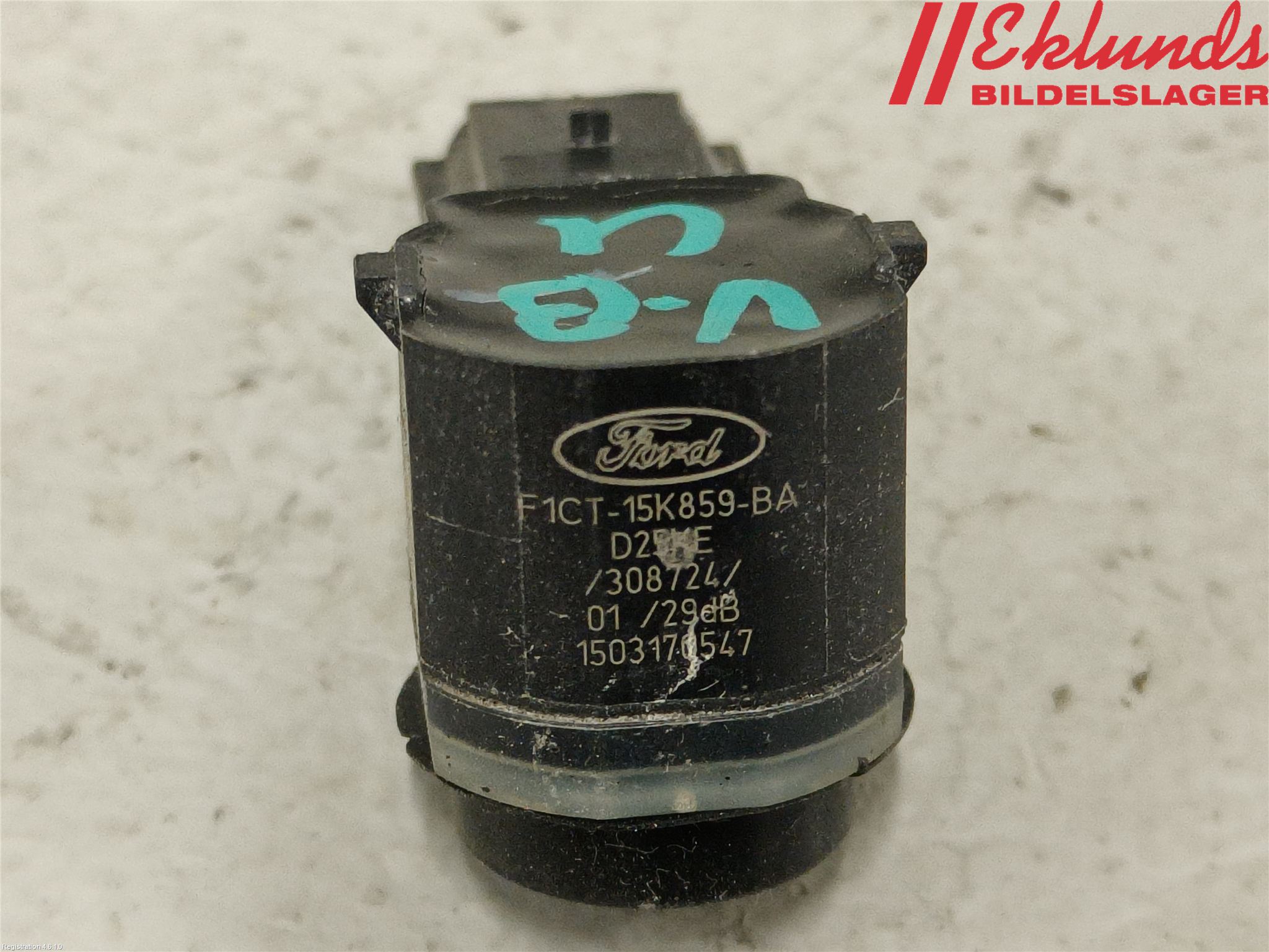 Ford KUGA 17-19 Parkeringshjälp Backsensor