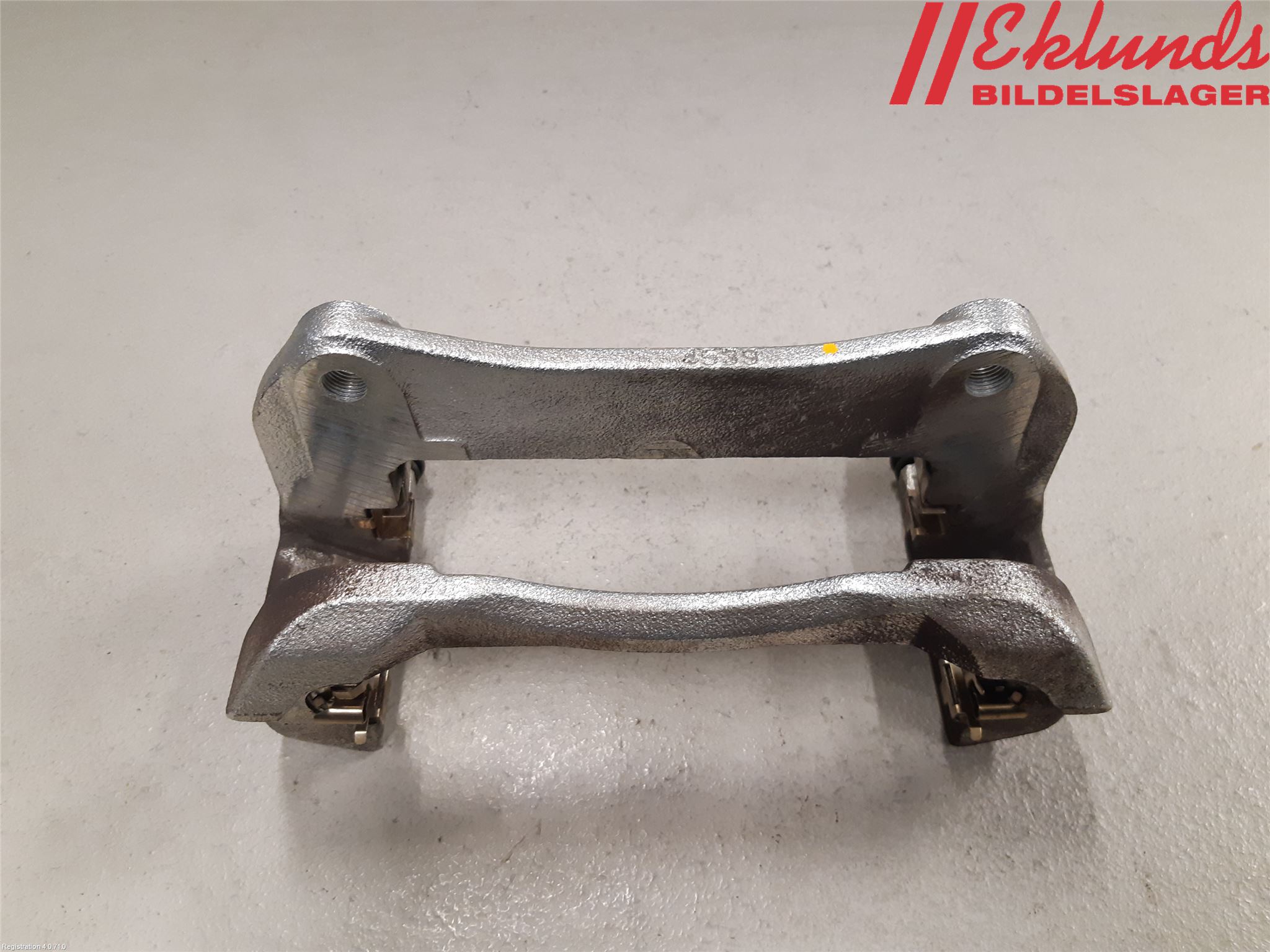 Toyota RAV4 19- Bromsokshållare