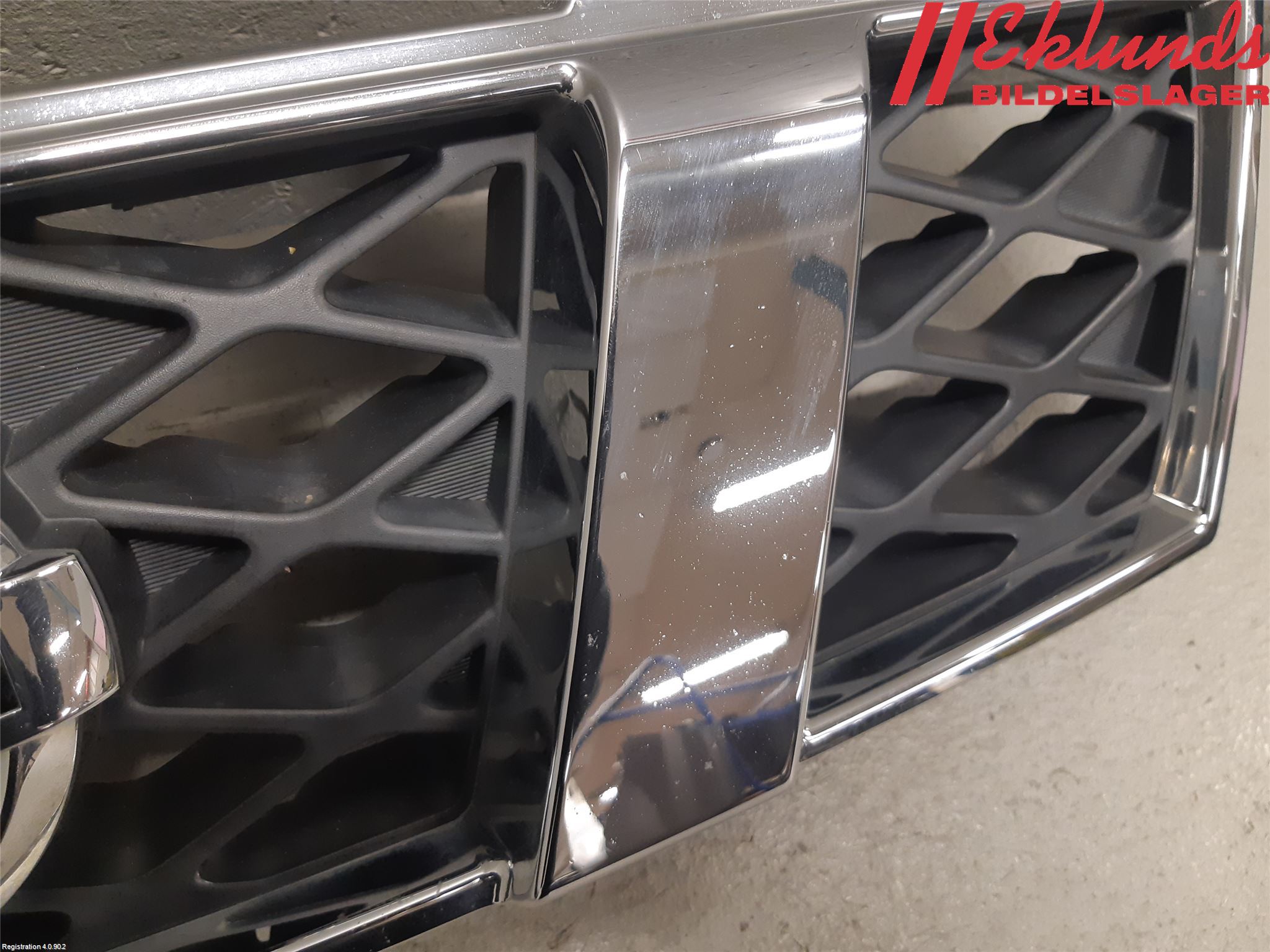 Nissan X-TRAIL 08-14 Grill Komp