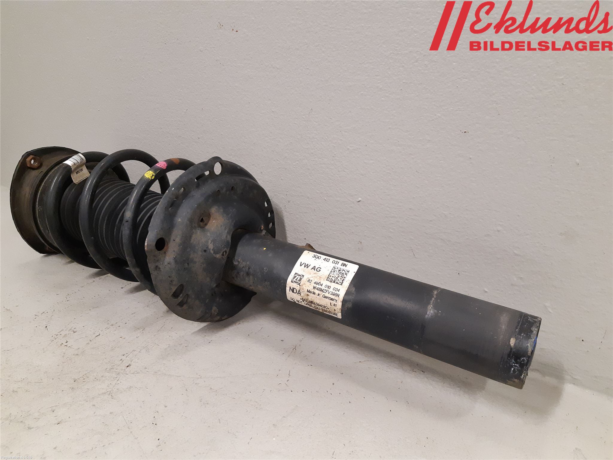 Volkswagen VW PASSAT 15-19 Fjäderben Fram Höger