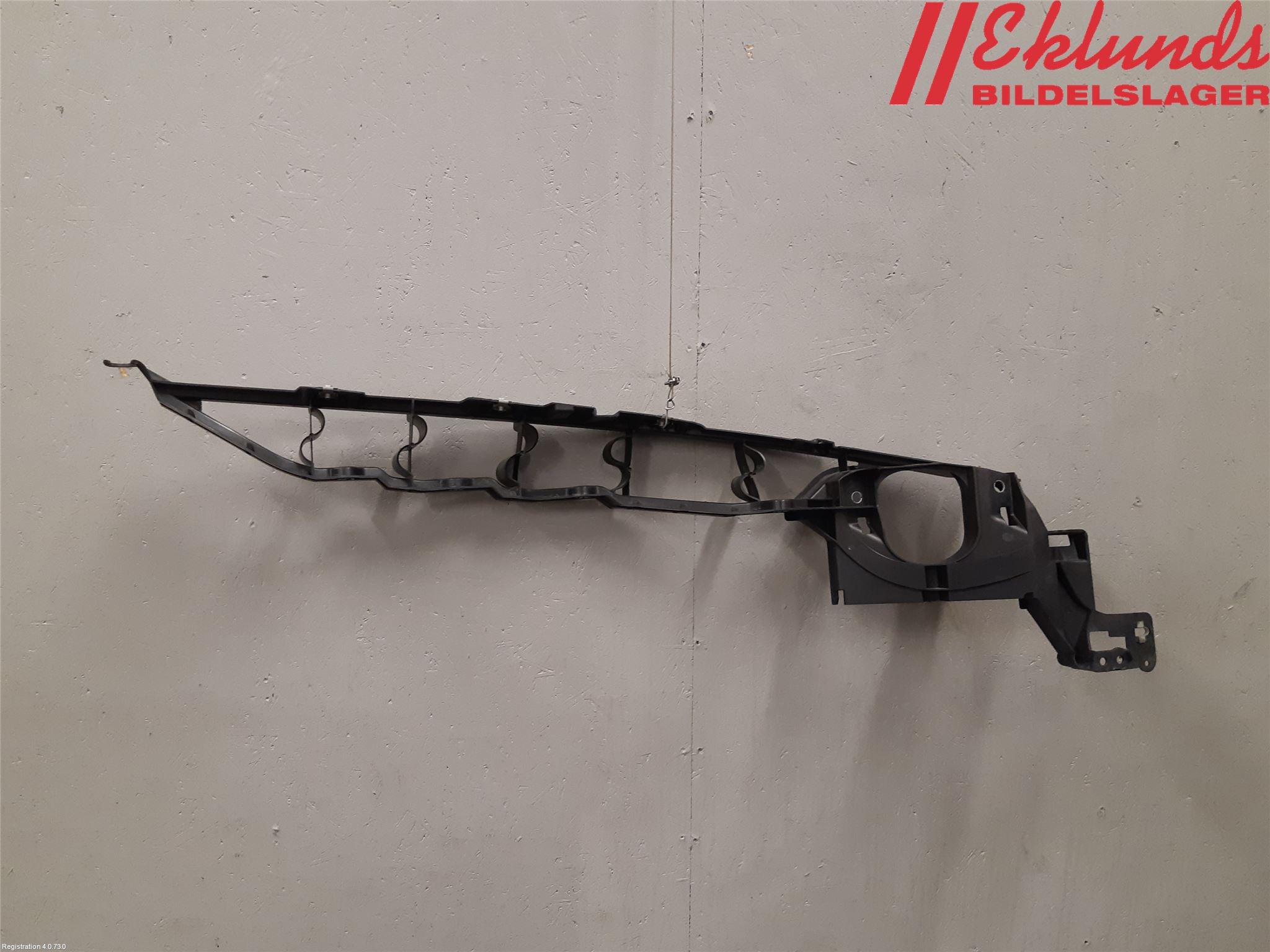 BMW X5 E70 07-13 Skärmfäste Fram Vä