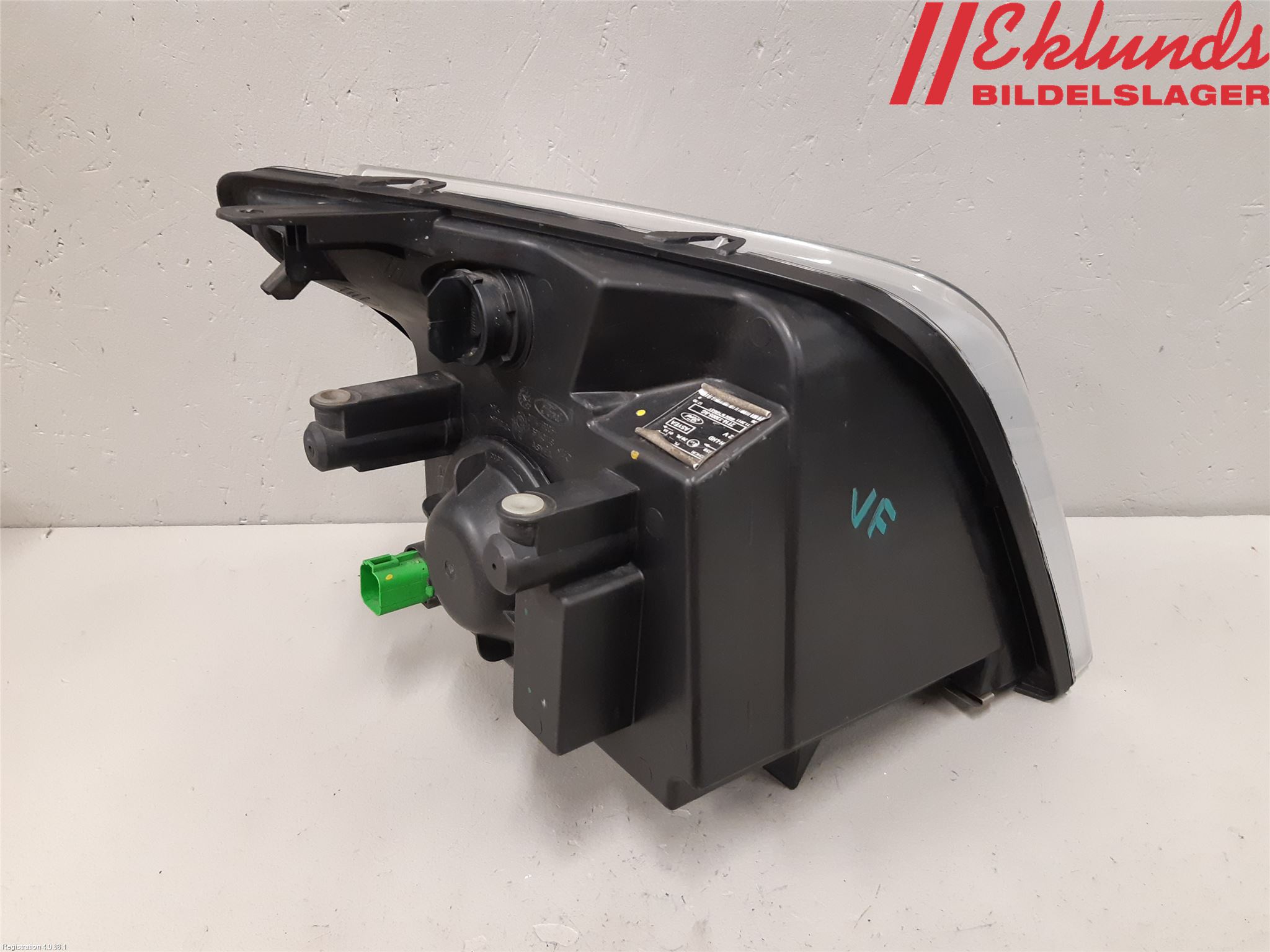 Ford TRANSIT CONNECT 09-13 Strålkastare Vänster