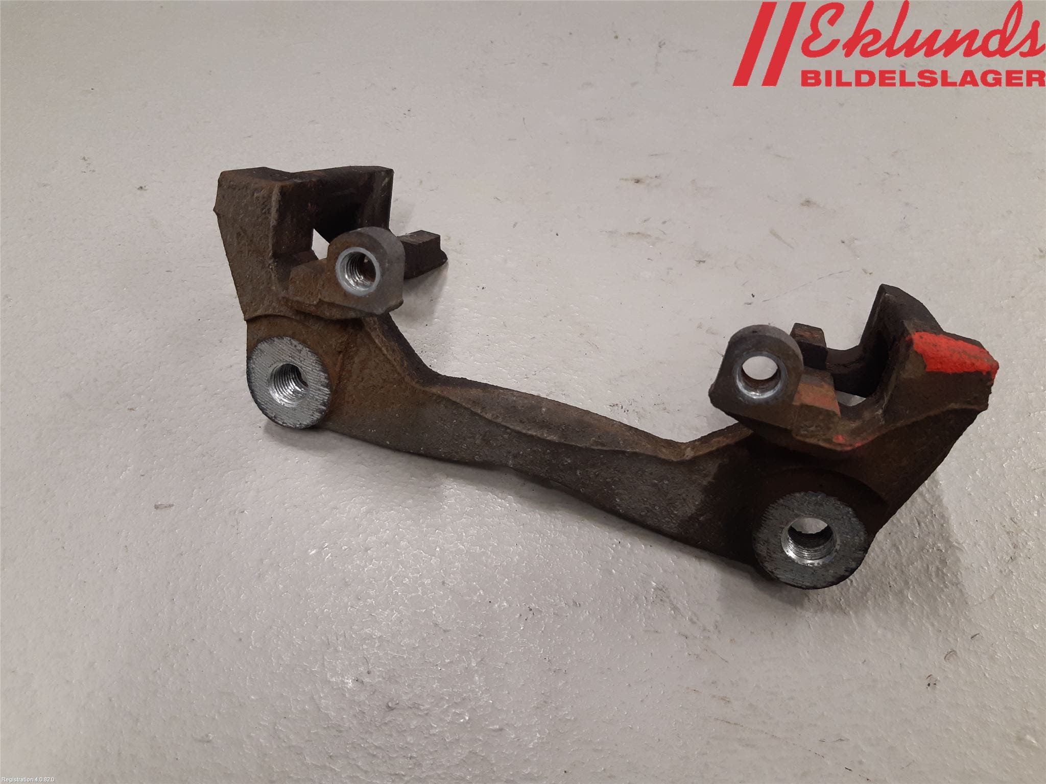 Toyota YARIS XP130 15-20 Bromsokshållare