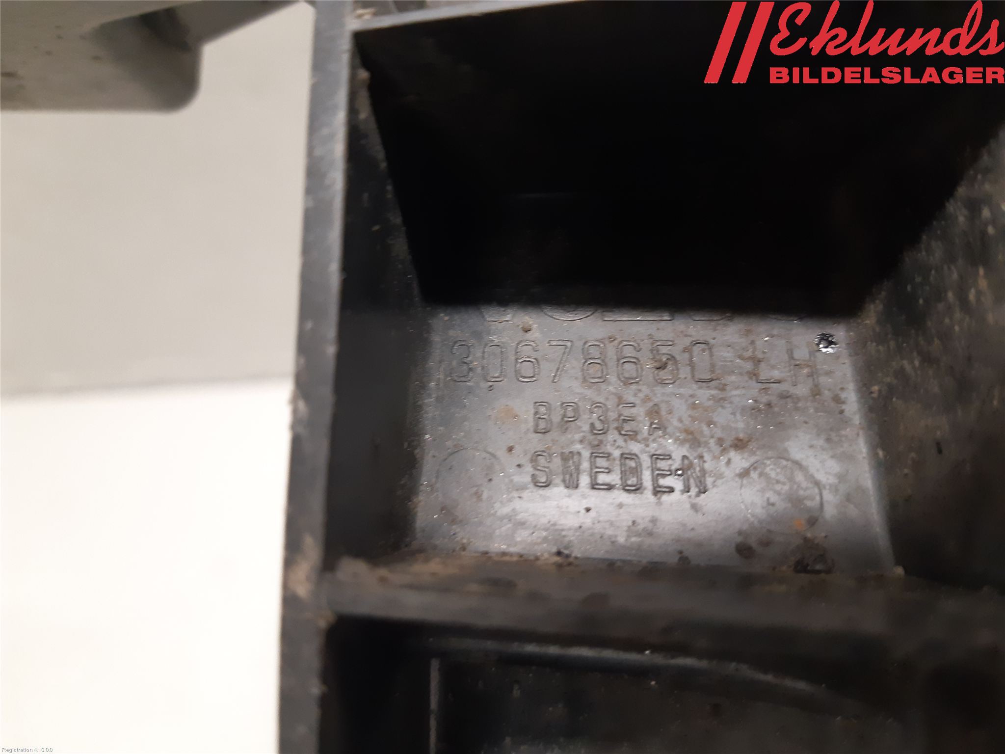 Volvo V70 08-13 Stötfångarfäste Bak Vä