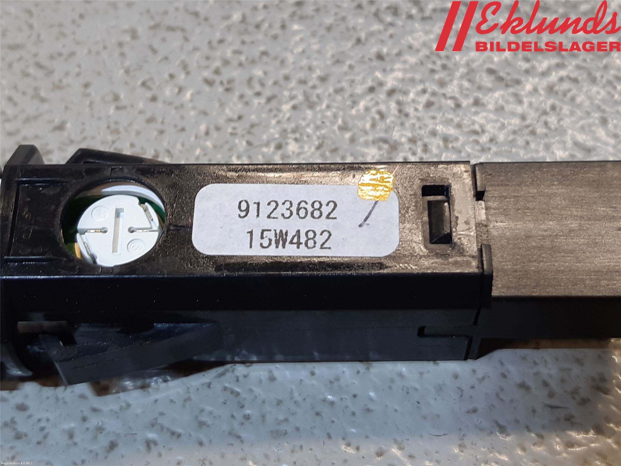 Volvo V40 12-19 Strömställare Varnings