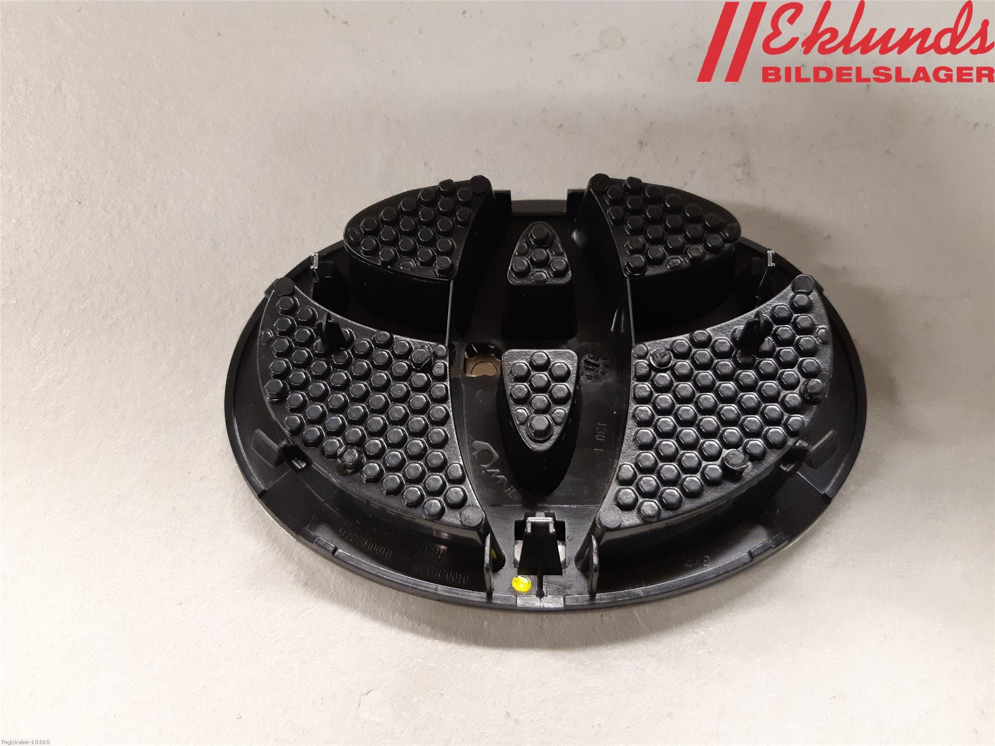 Toyota YARIS XP130 15-20 Emblem