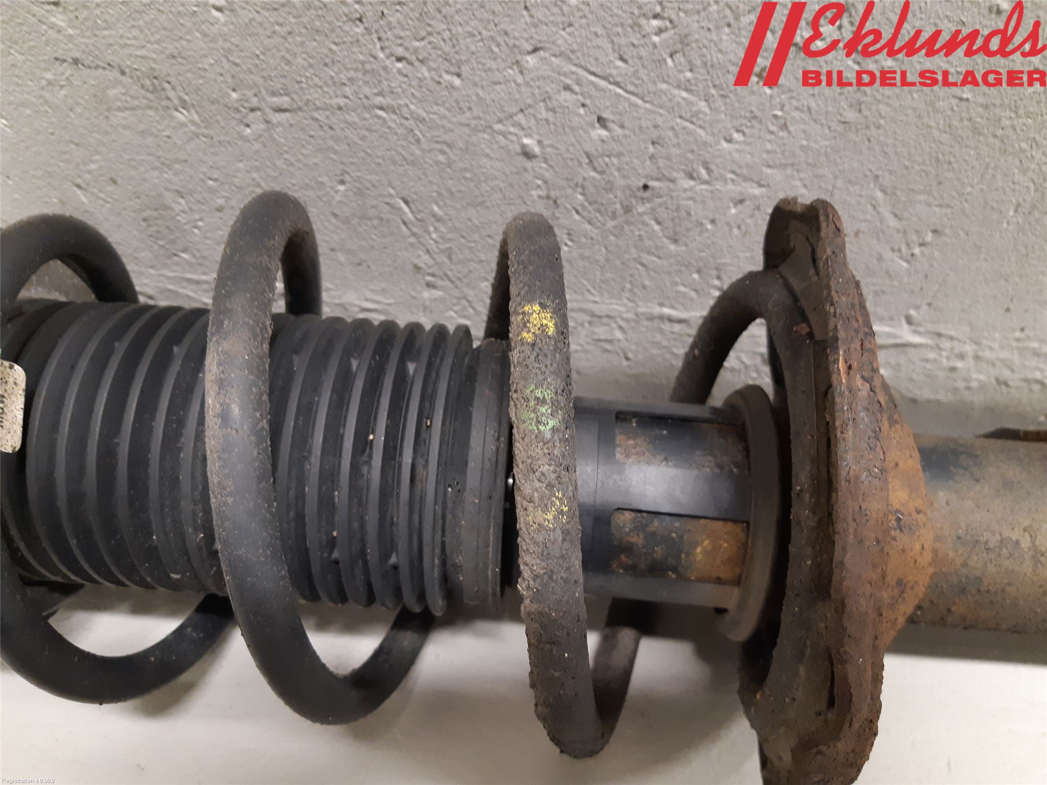 Volkswagen VW PASSAT 15-19 Fjäderben Fram Höger